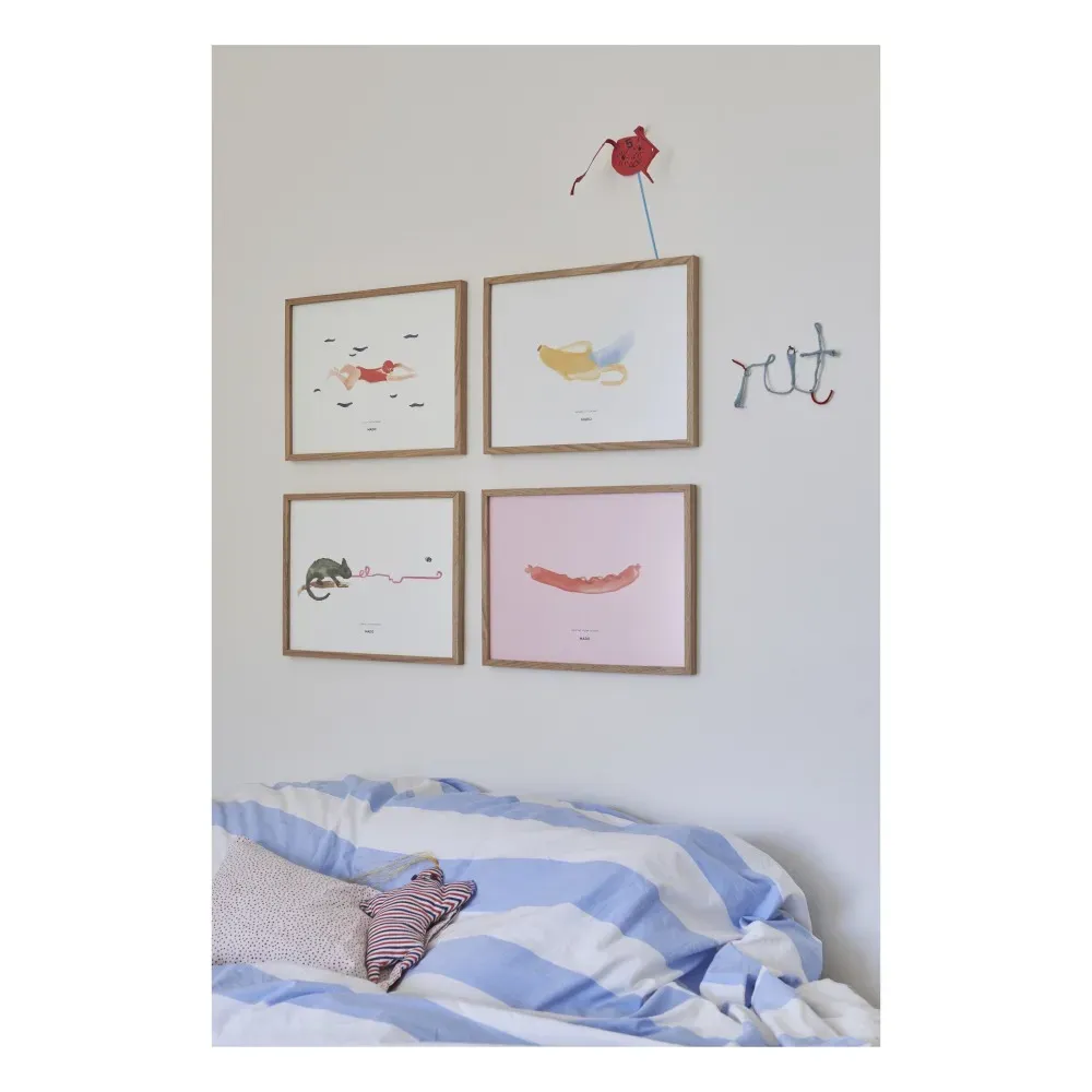 Charlie the Chameleon 40x30 cm Poster - Multicoloured alternate view