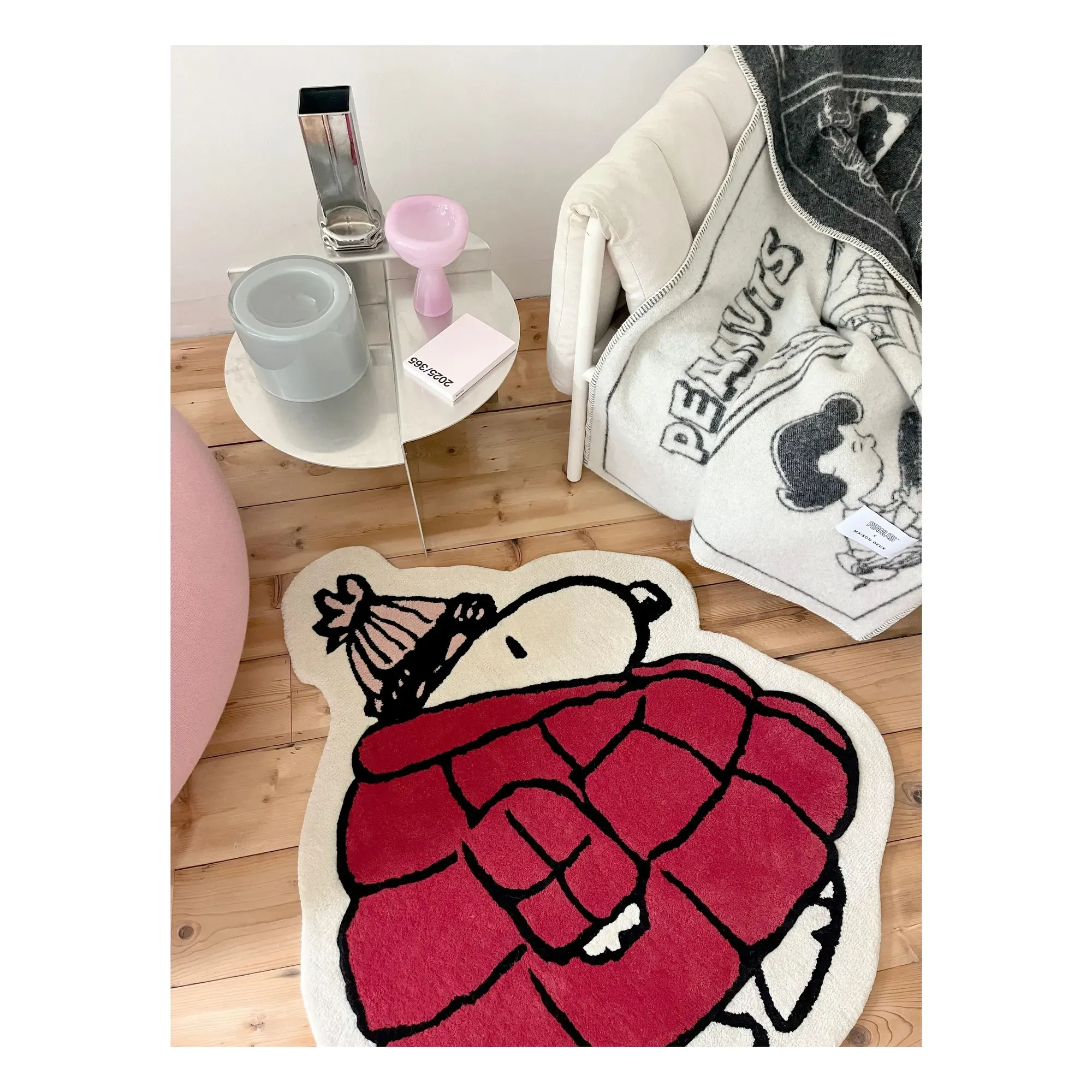 Peanuts Doudoune Round Rug - Red, Wool alternate view