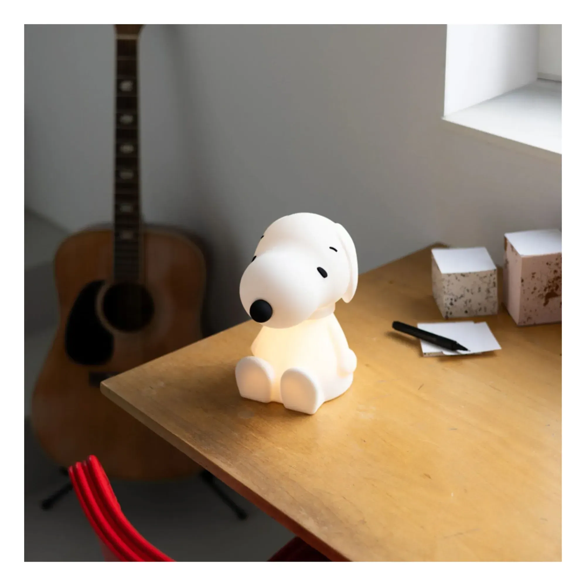 Snoopy Nightlight - White, Silicone alternate view