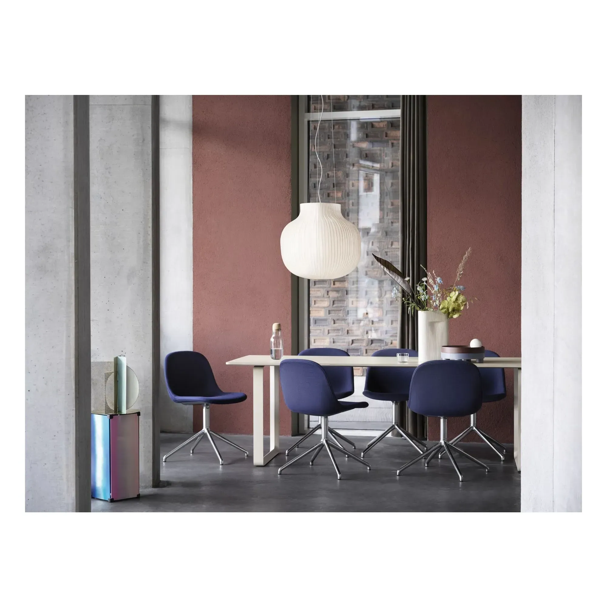 Strand Closed Small Pendant Lamp - White, Steel alternate view