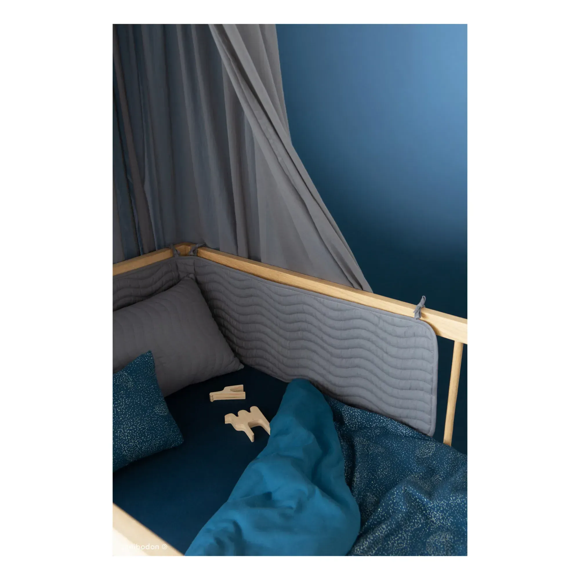 Alexandria Cot Bed Bumper - Grey, Organic Cotton alternate view