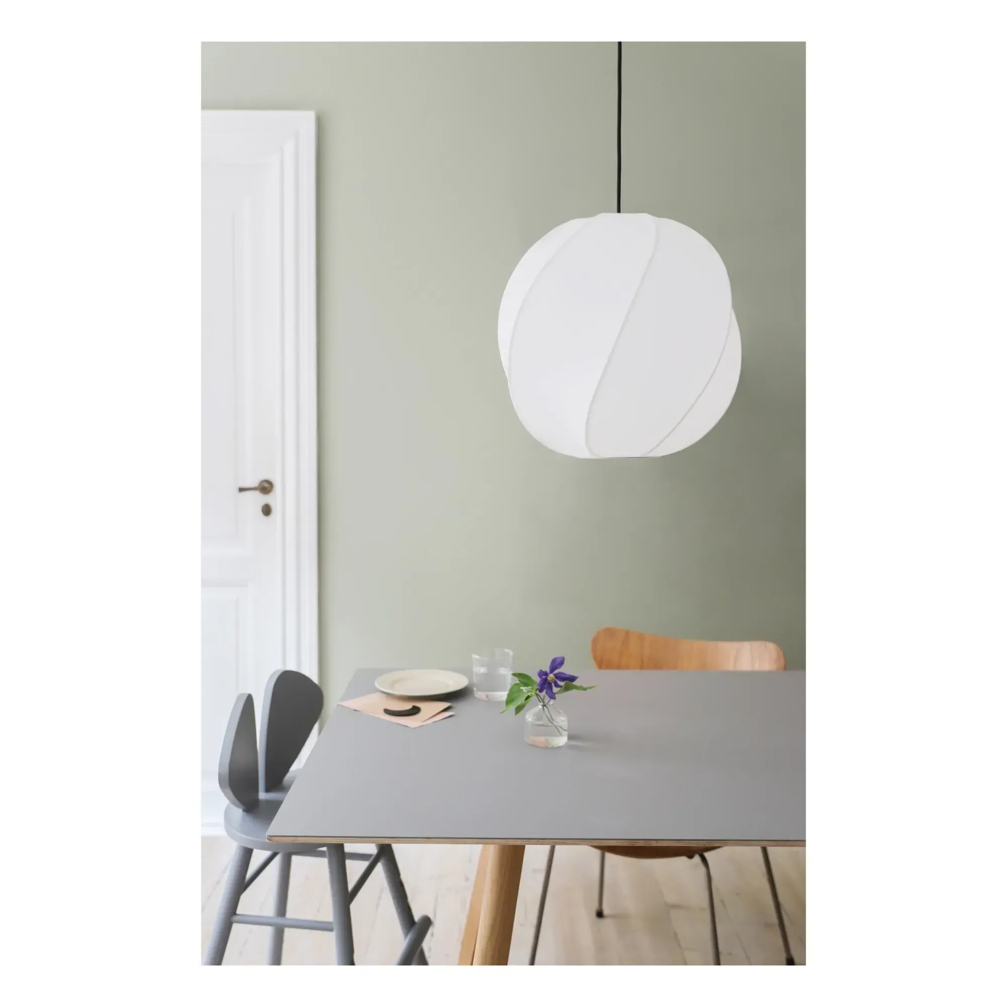 Twirly E27 Pendant Lamp with Magnets - White, Steel alternate view