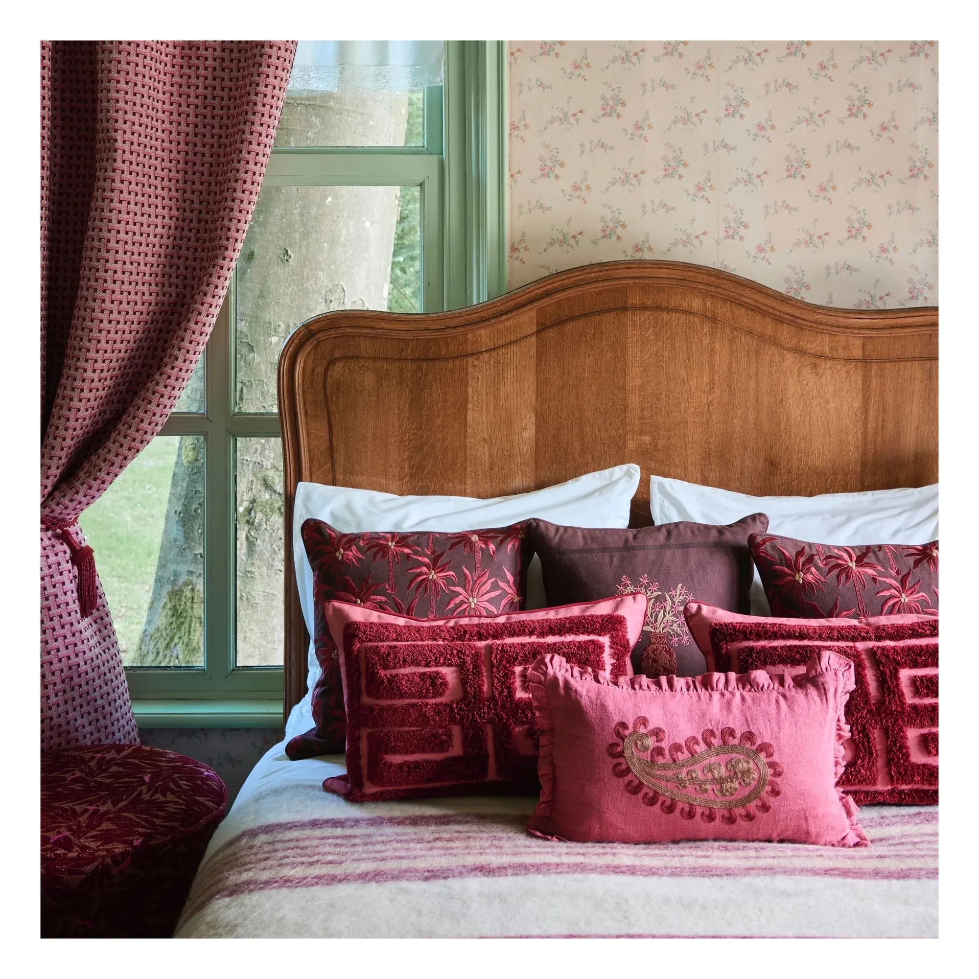 Siena Cushion Cover with Ruffled Edges - Pink, Linen alternate view