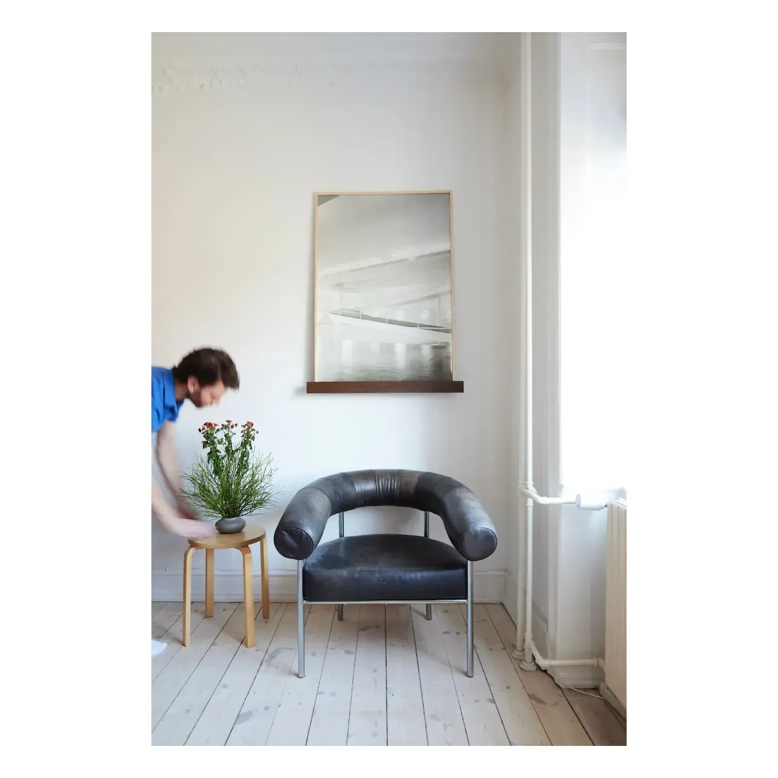 Floating Gallery Shelf - Dark Oak alternate view