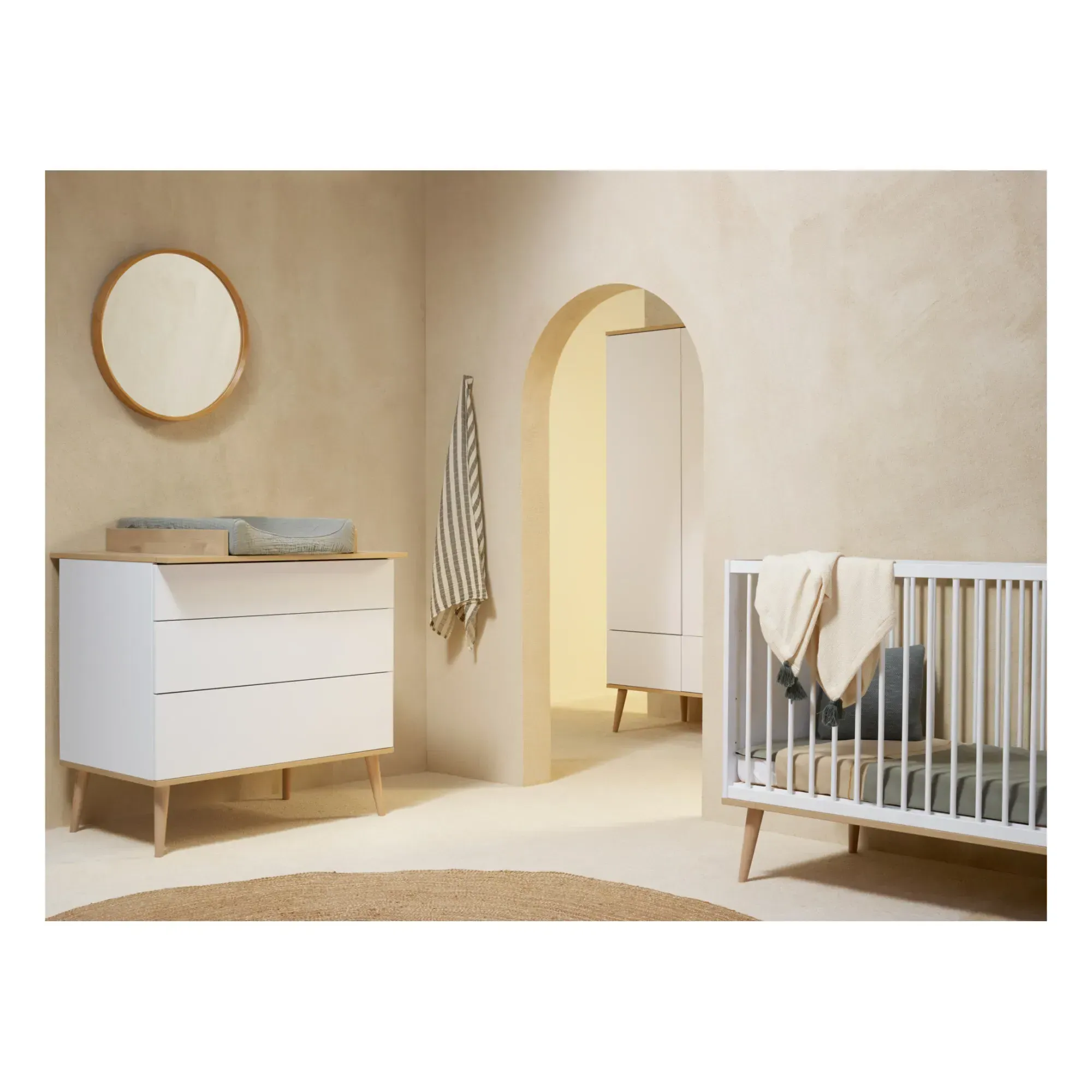 Flow Chest of Drawers - White, Melamine alternate view