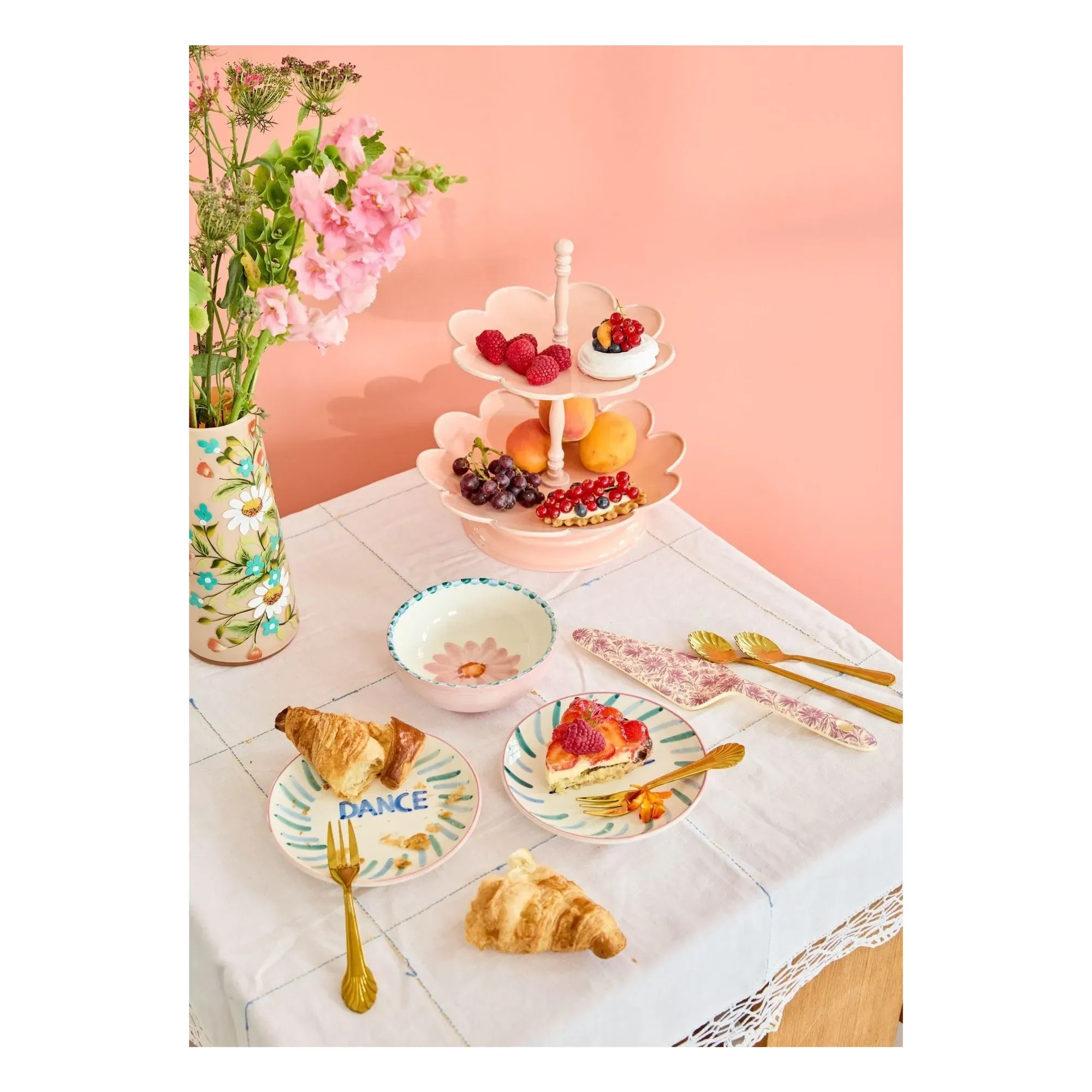 Rice Metal Cake Stand - Pink alternate view