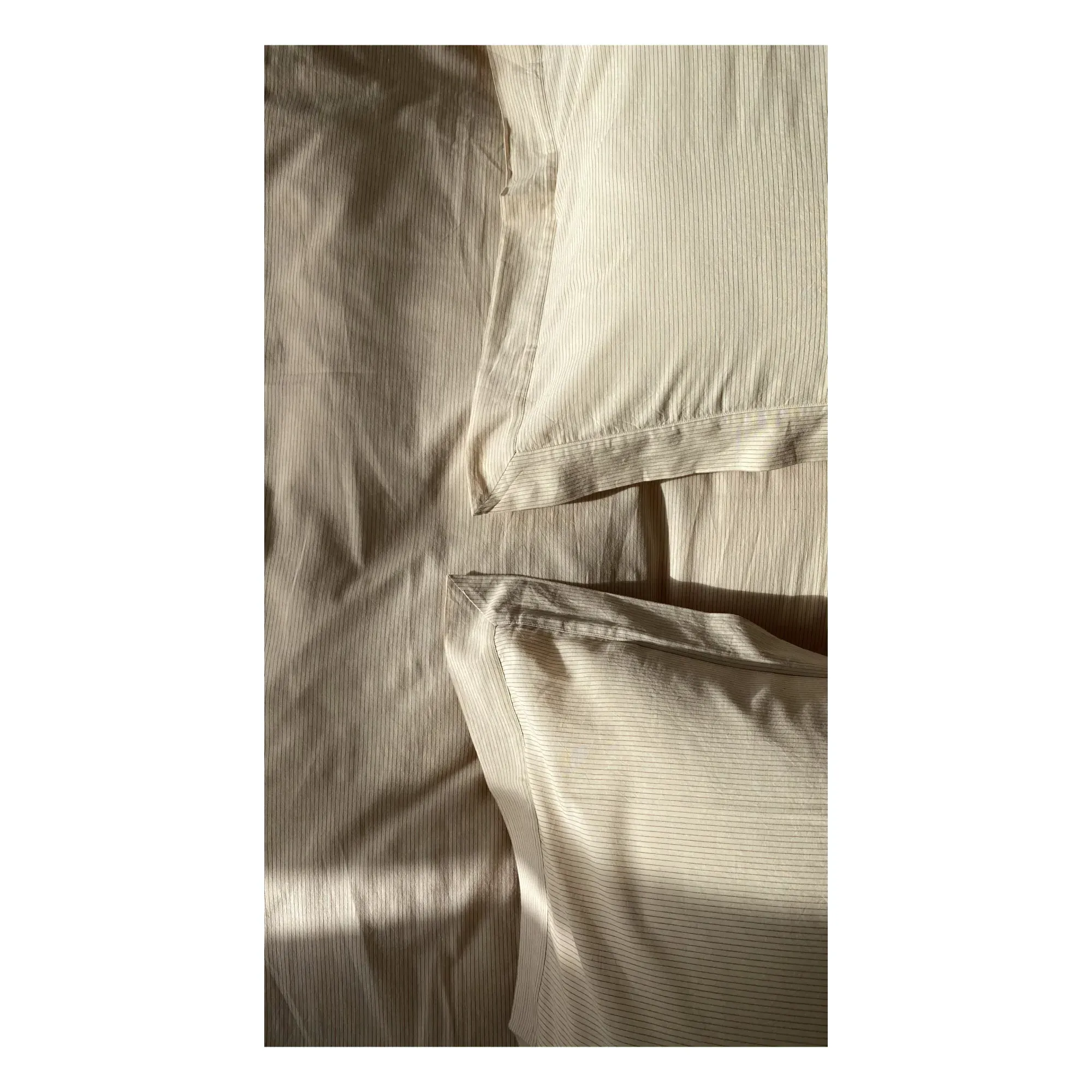 Lily Hand Woven Cotton Pillowcase Set of 2 - Red alternate view