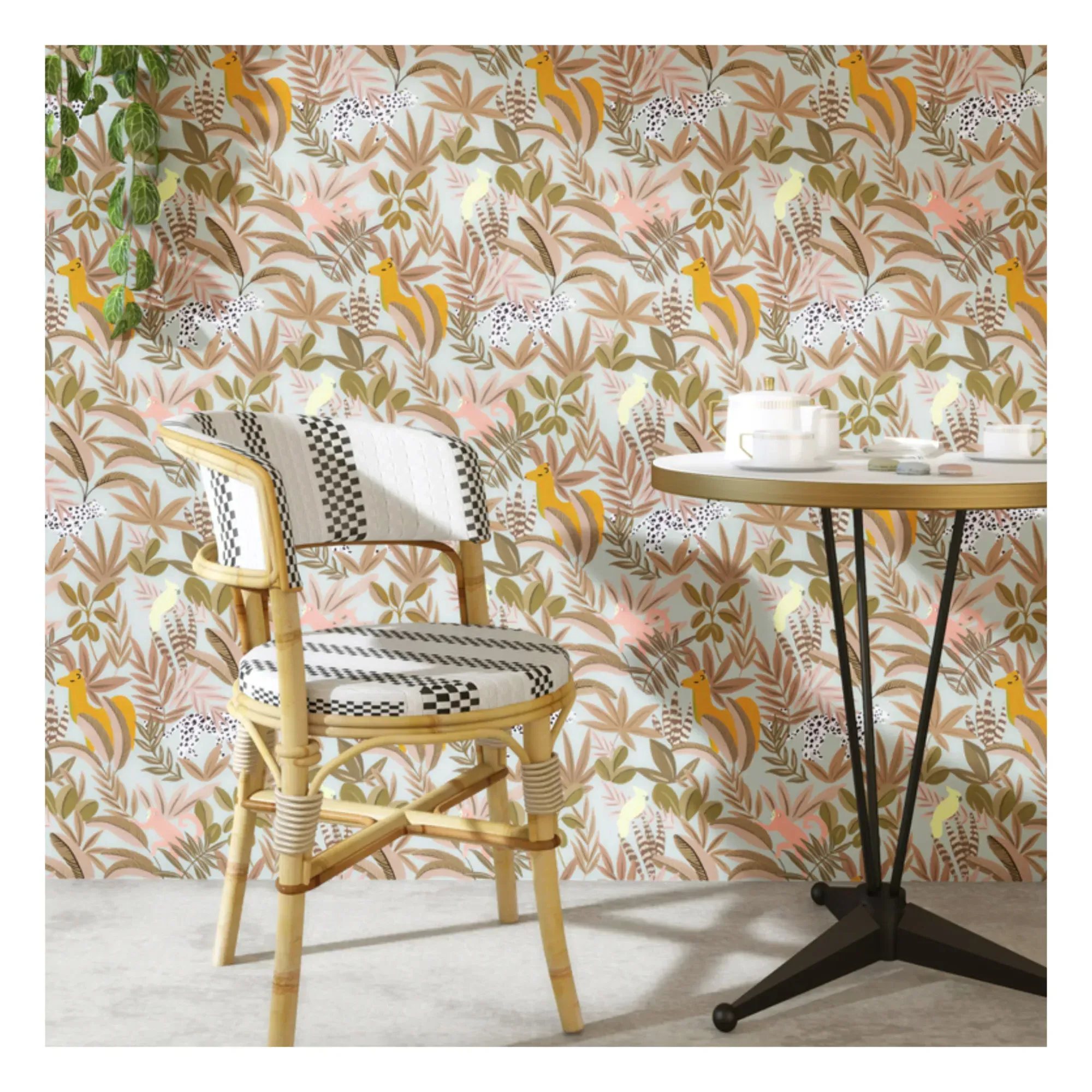 Animalia Amande Non-Woven Wallpaper - Multicoloured alternate view