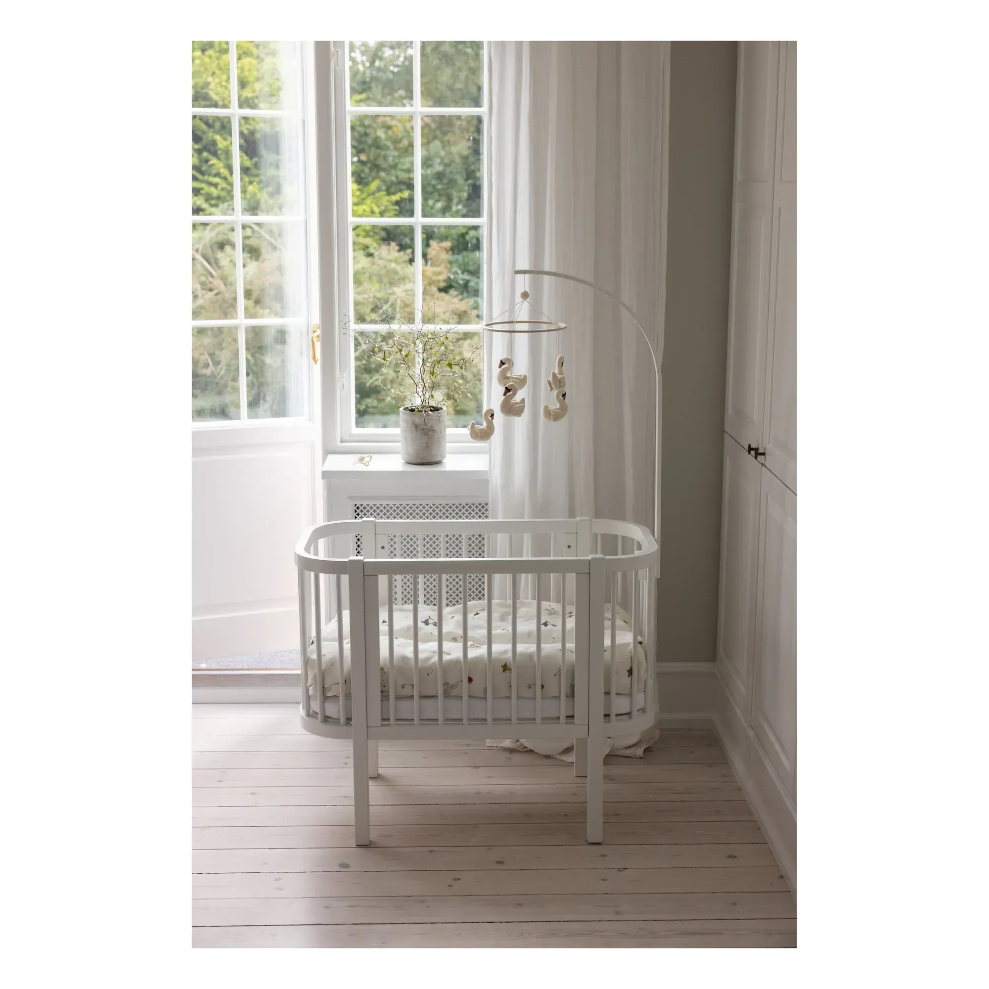 Sebra Bedside Crib - White, Beech Wood alternate view