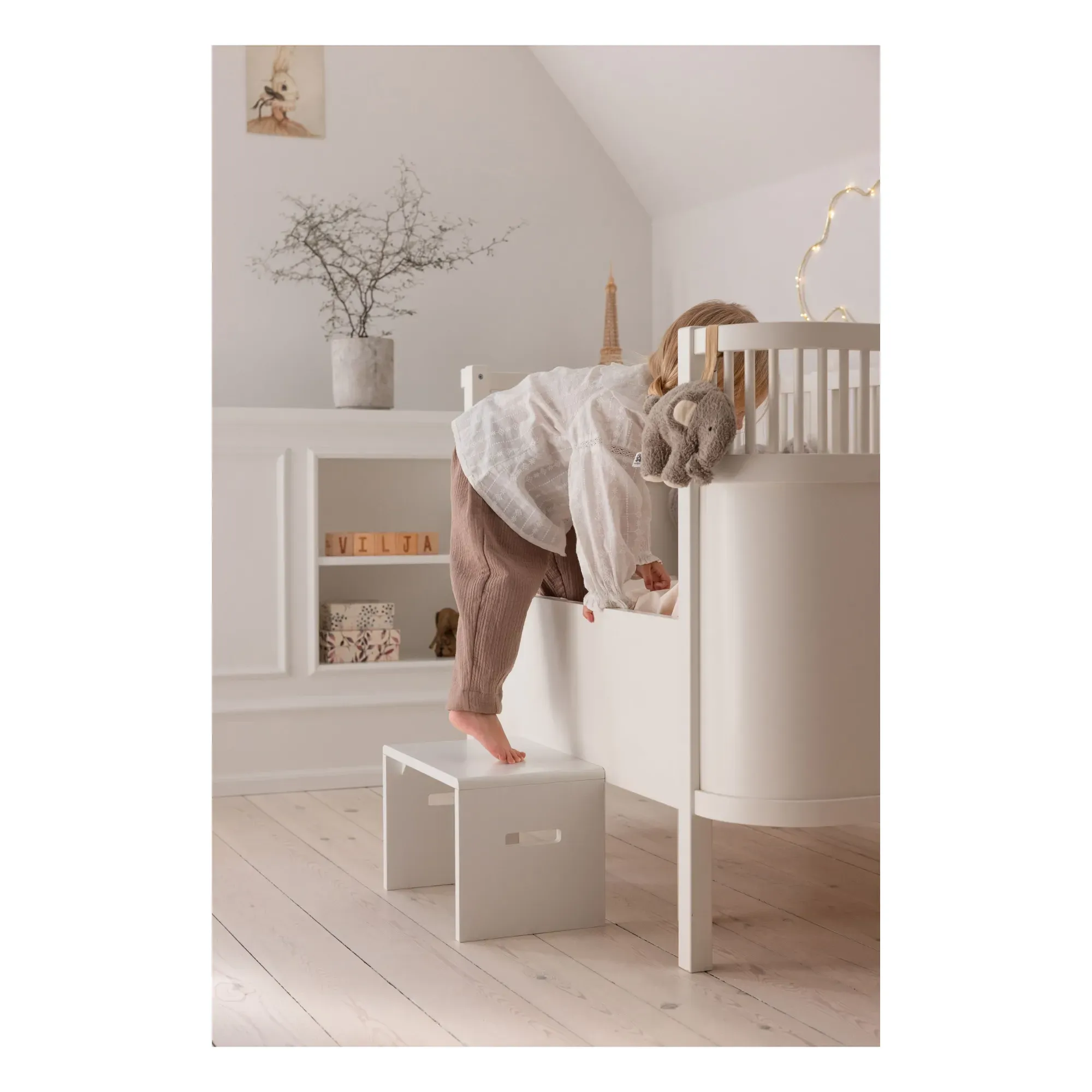 Sebra Step Stool - White, Beech Wood alternate view