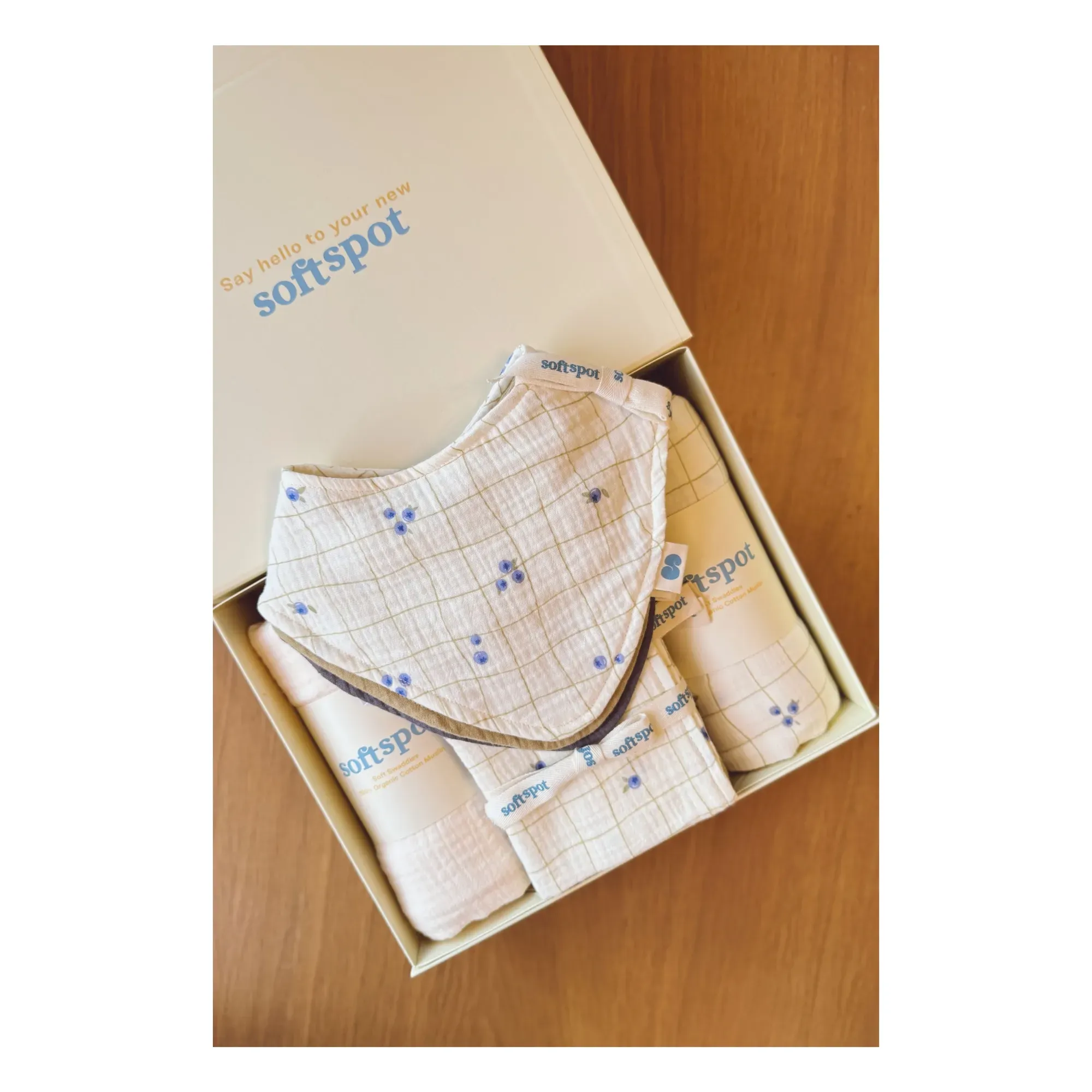 Blueberries Birth Gift Set - Organic Cotton alternate view