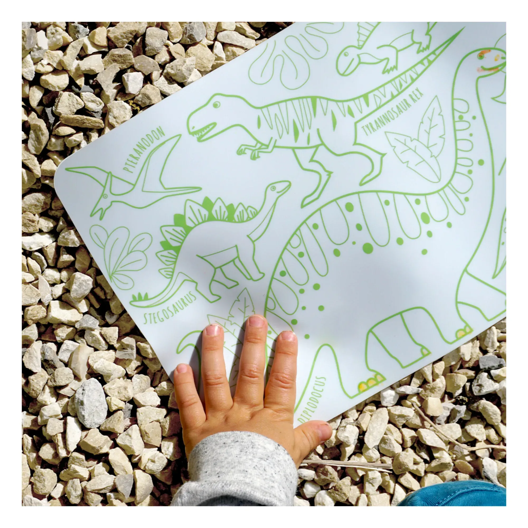 Super Petit Reversible Coloring Placemat with 4 Felt Pens - Dinosaur alternate view