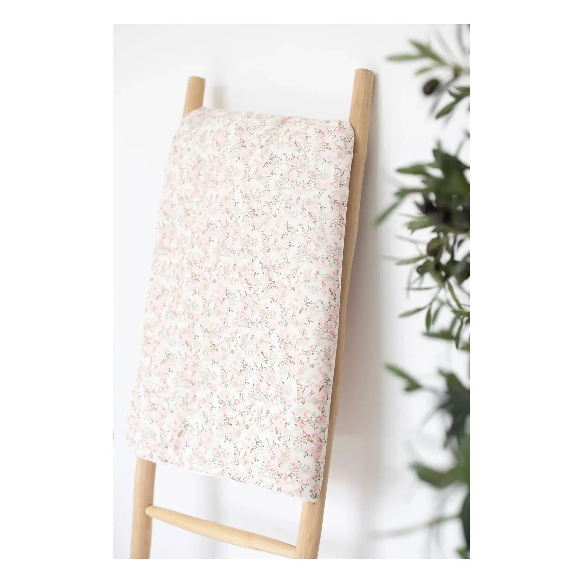 Winter Garden Floral Blanket - Pink, Cotton alternate view