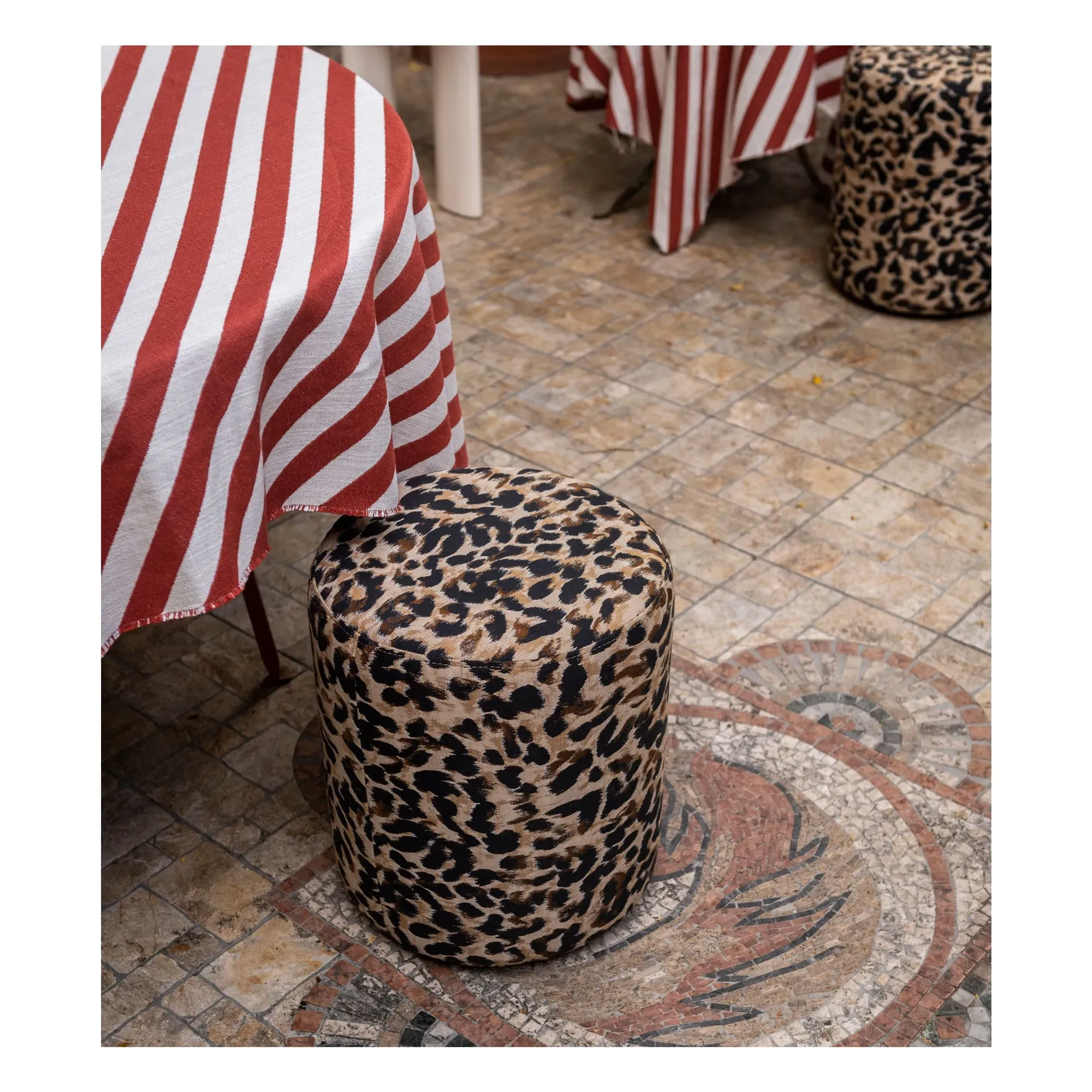 Round Mobile Pouffe - Leopard, Cotton Jacquard alternate view