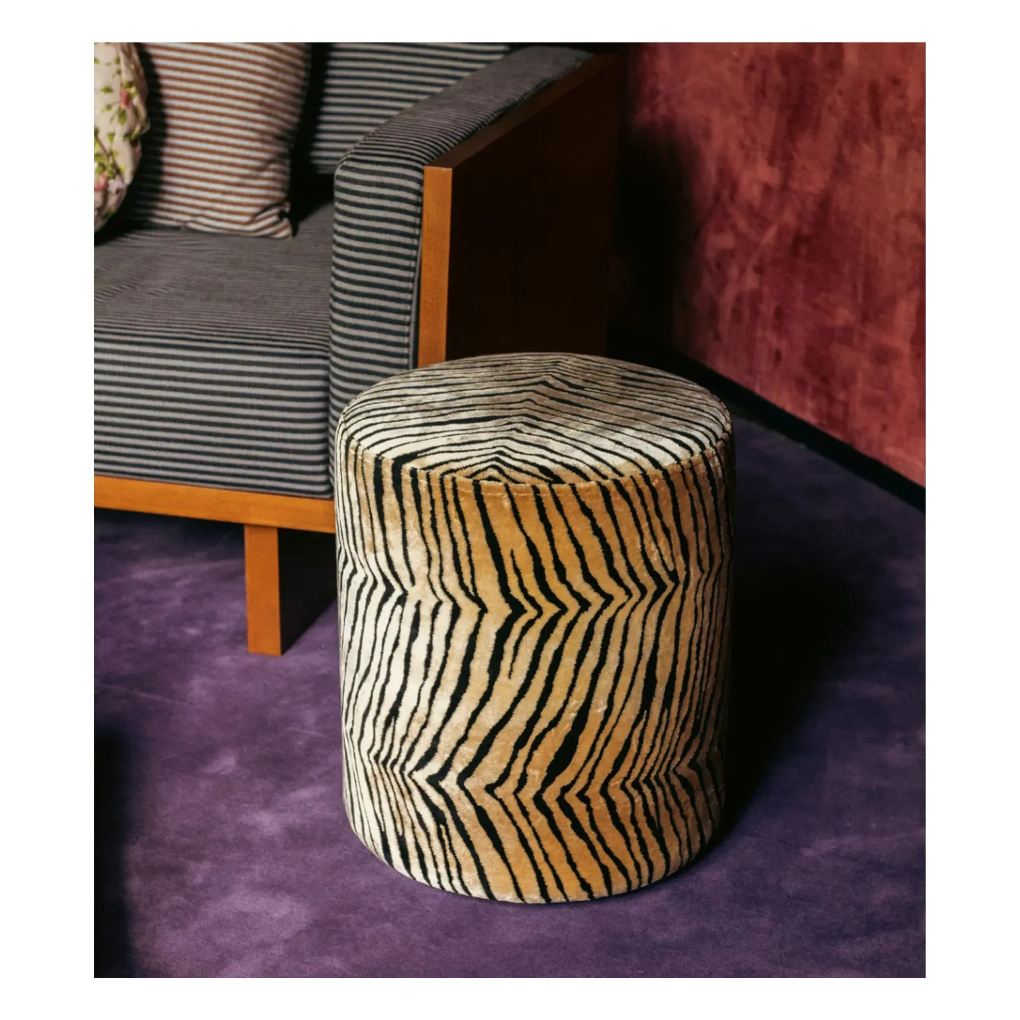 Round Mobile Pouffe - Tiger, Jacquard Velvet alternate view