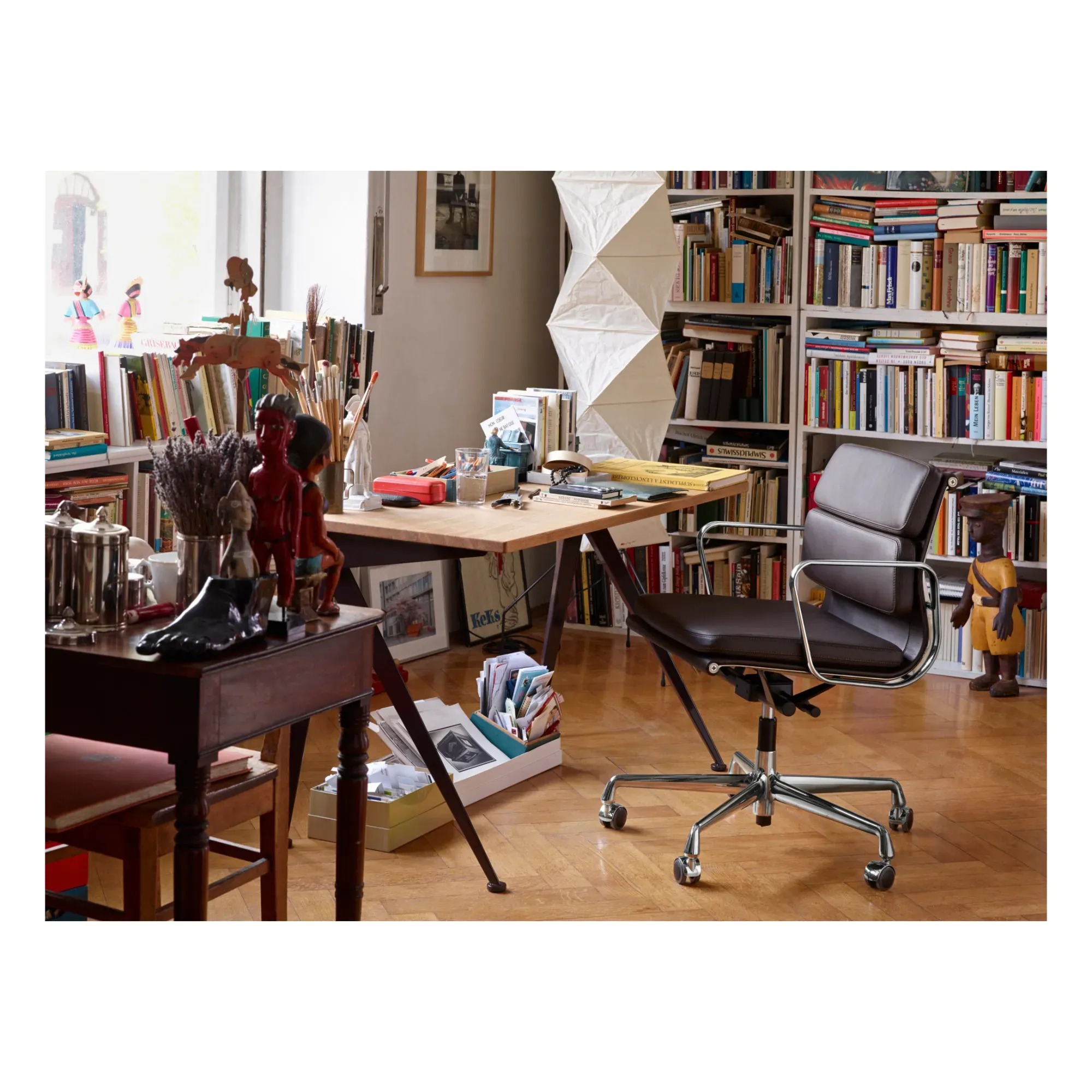 EA 217 Eames Soft Pad Swivel Chair - Black, Leather alternate view