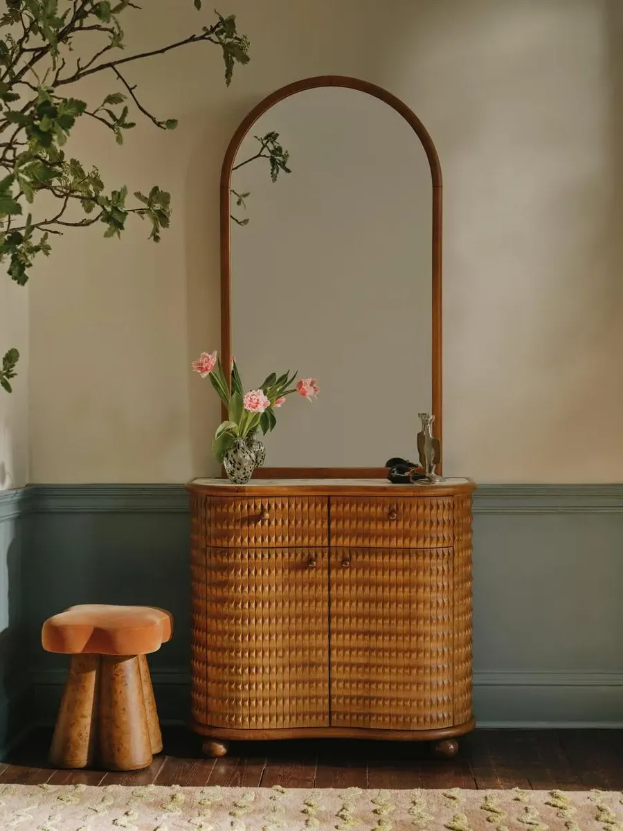 Armando Entryway Unit - Brown, Solid Oak product