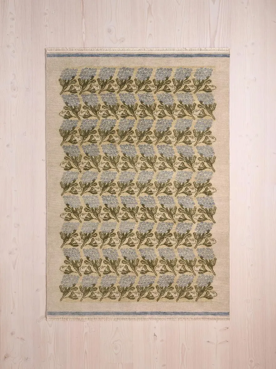 Hetty Floral Rug Swatch - Pure Wool product