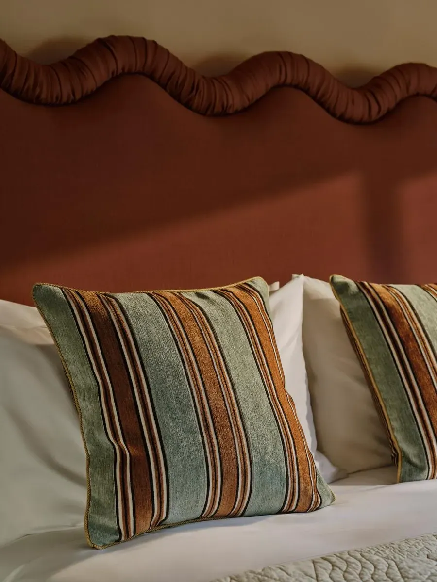 Regency Square Cushion - Green, Jacquard product