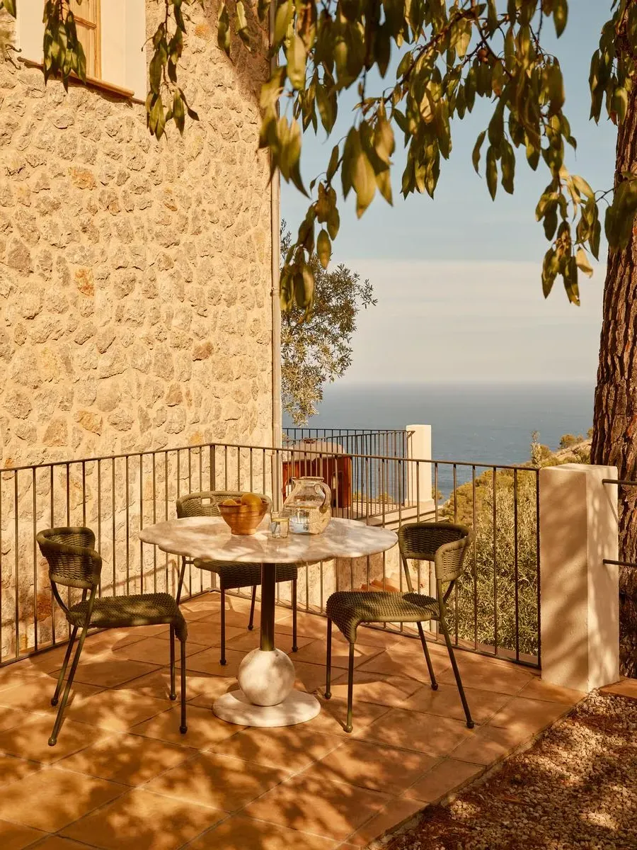 Vito Clover-Shaped Outdoor Dining Table - Carrara Marble product