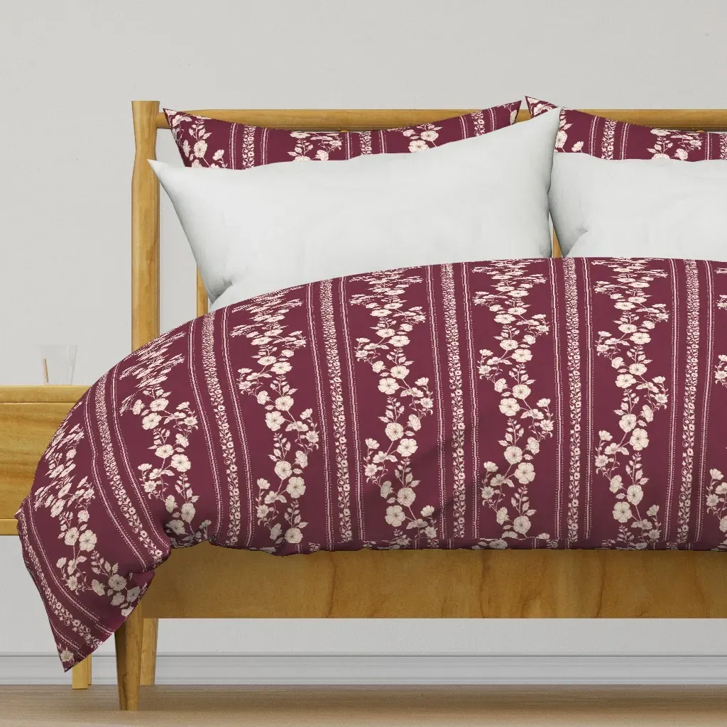 Audrey Scrolling Silhouette Duvet Cover - Crimson product
