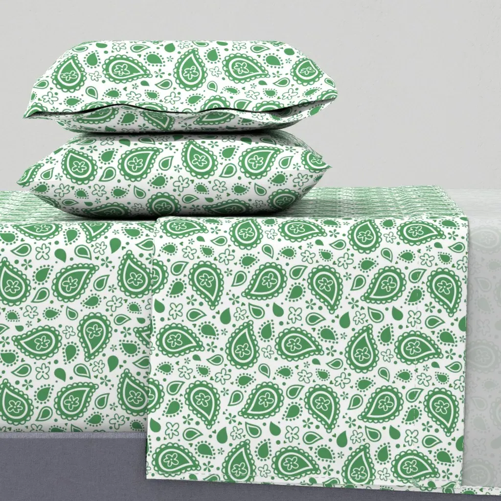 Bigger Playful Paisley King Sheet Set - Kelly Green, White product