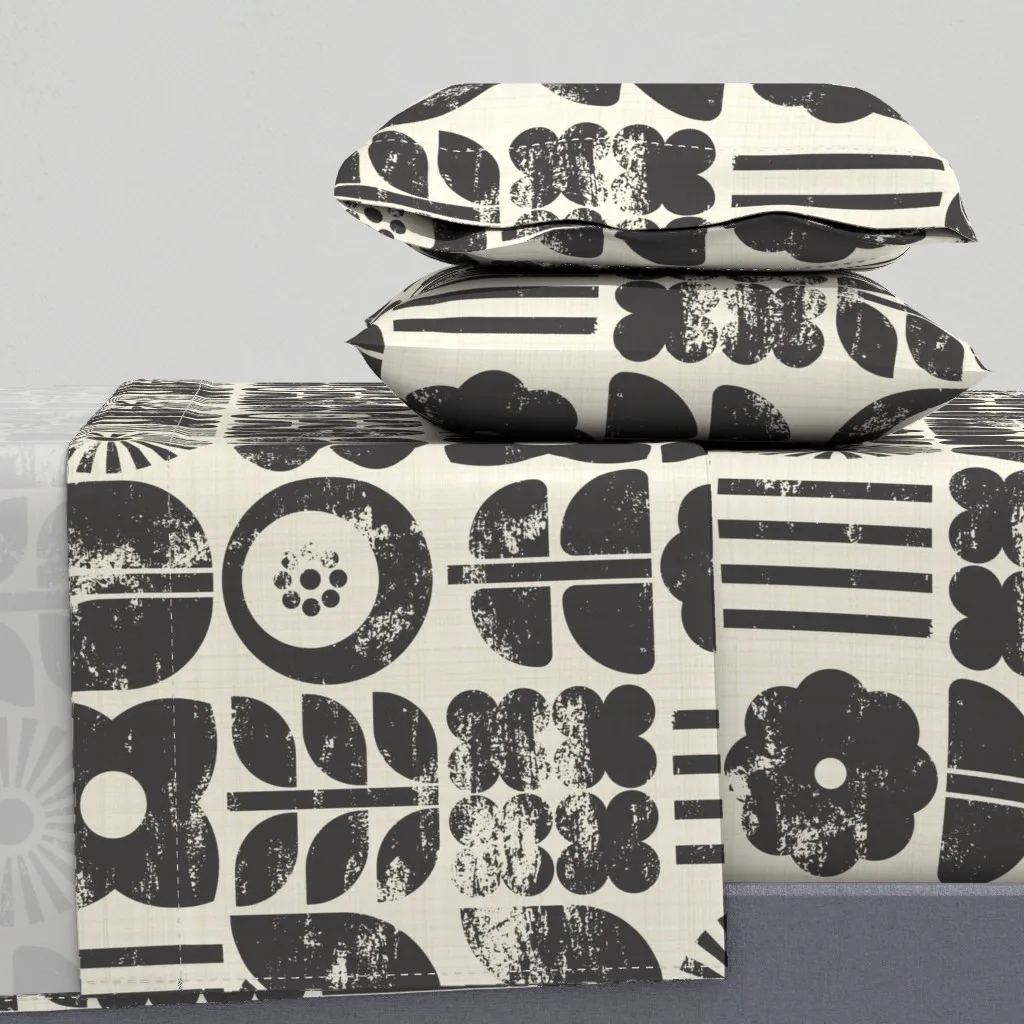 Block-Printed Geo Flowers Cal King Sheet Set - Dark Gray product