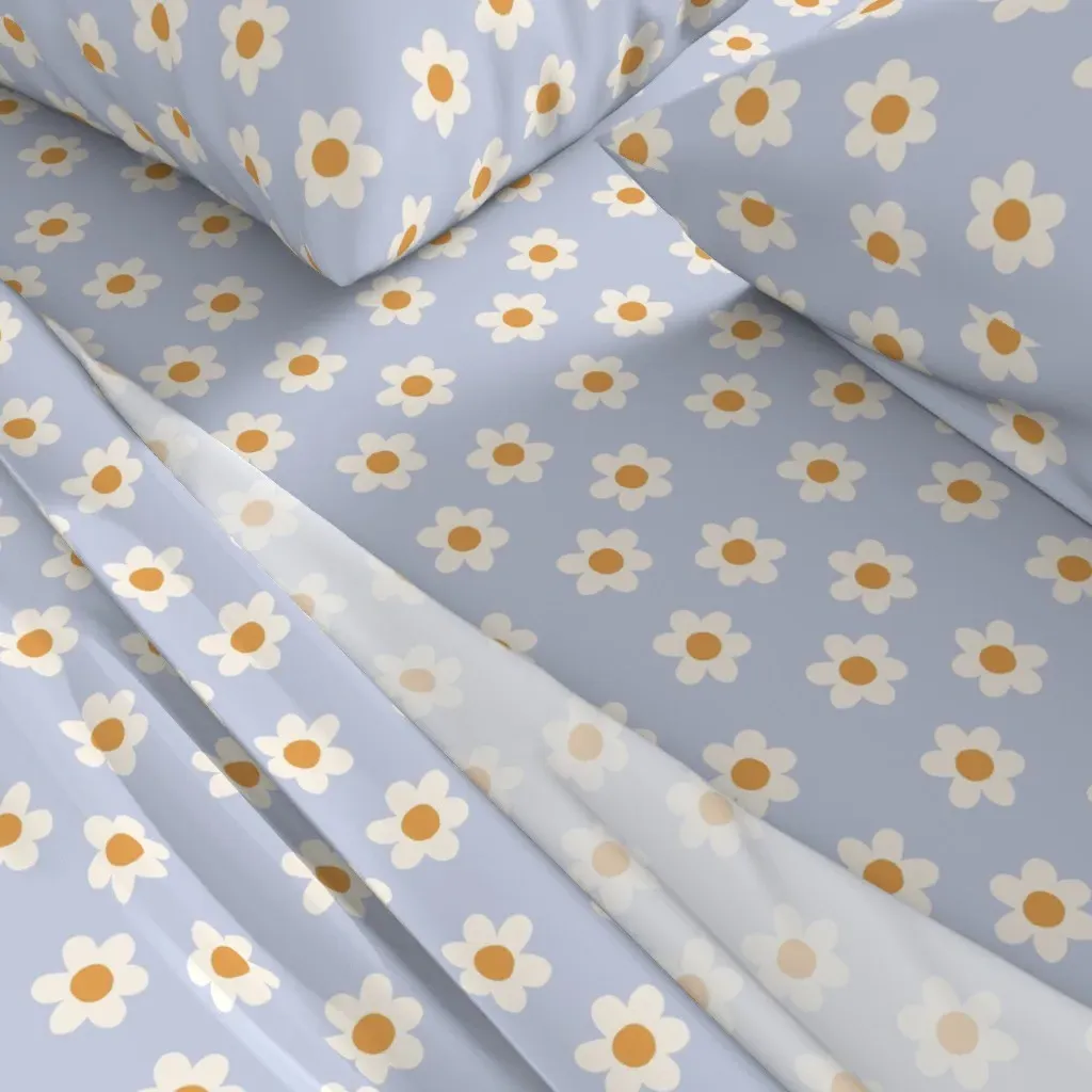 Daisy In Periwinkle King Size Sheet Set - White alternate view