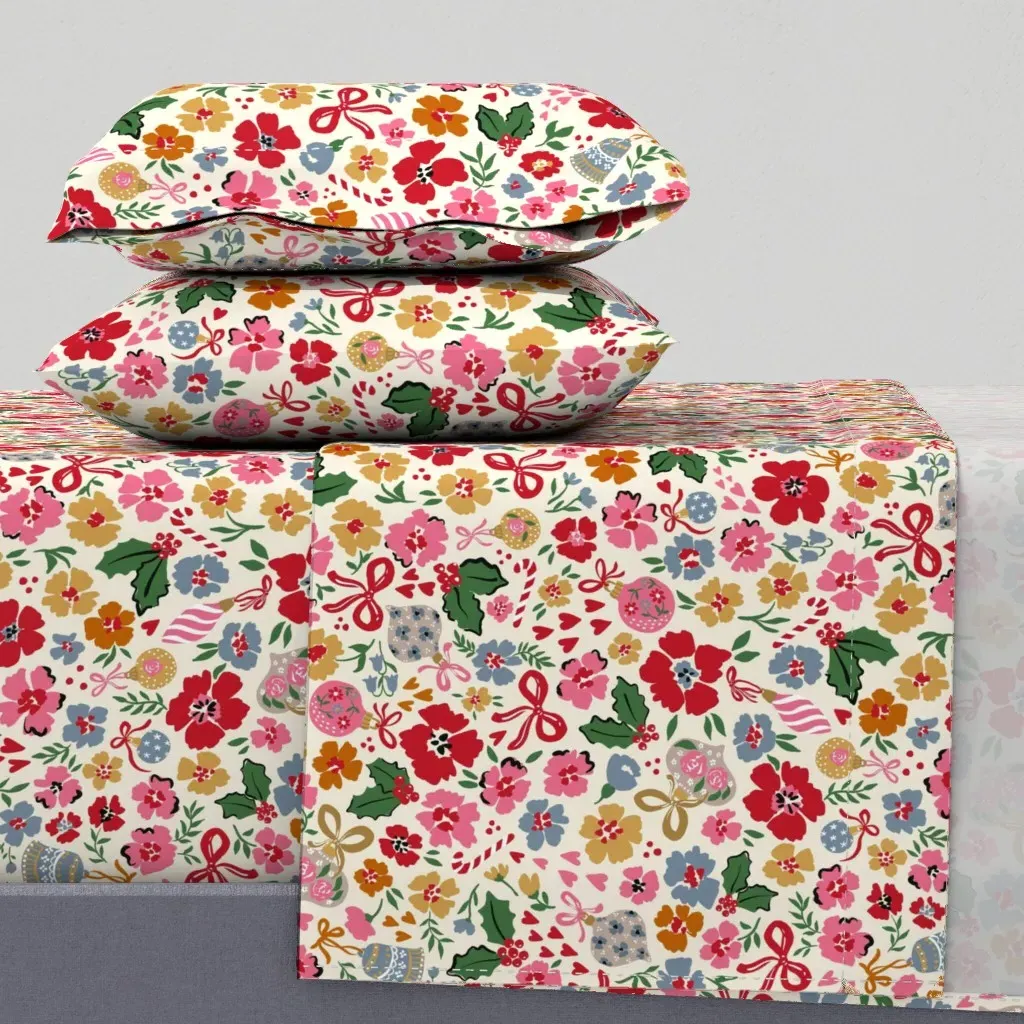 Ditsy Christmas Floral Queen Sheet Set - Pink product