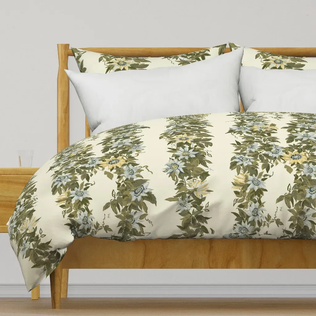 Garlow Blue Center Green Leaf Duvet Cover - Olive Green product