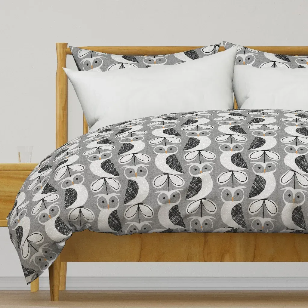 Great Horned Owl Large Duvet Cover - Grey product