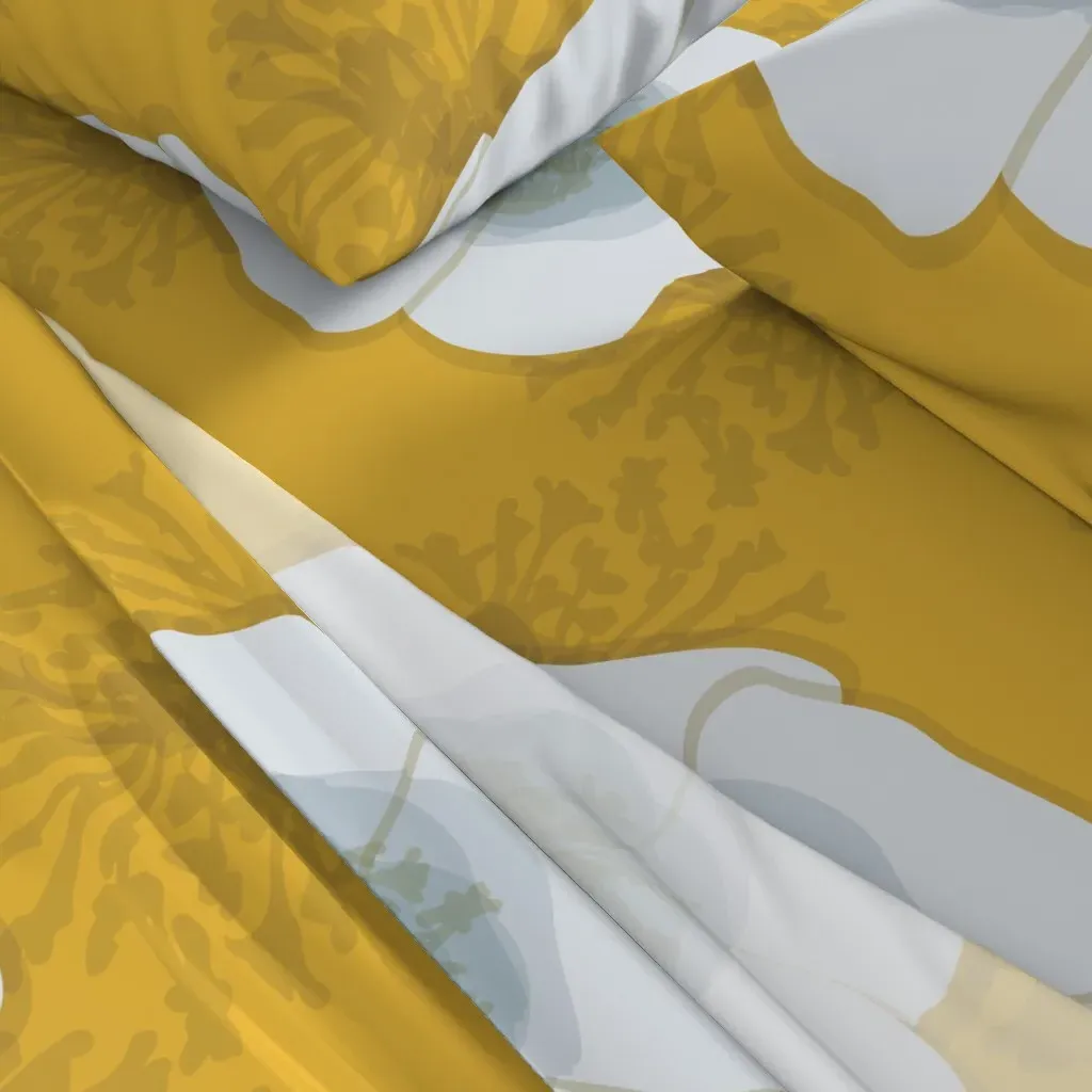 Hellebore King Size Sheet Set - White Gold alternate view