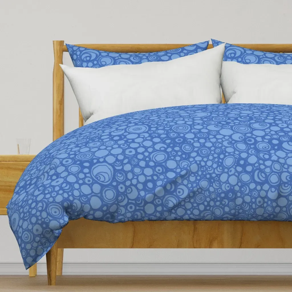 Large Pebbly Beach Circles Duvet Cover - Blue product