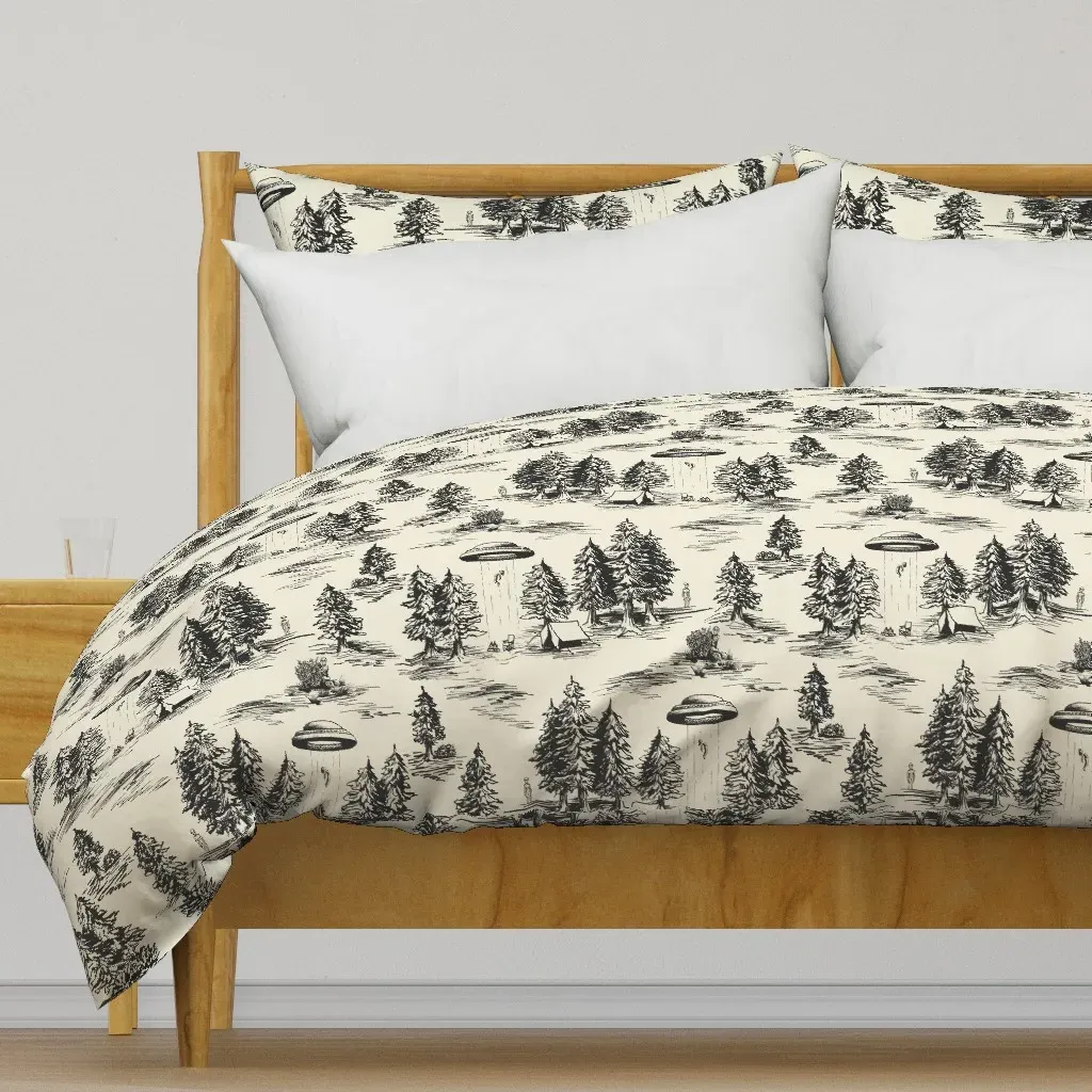 Large-Scale Black Alien Duvet Cover product
