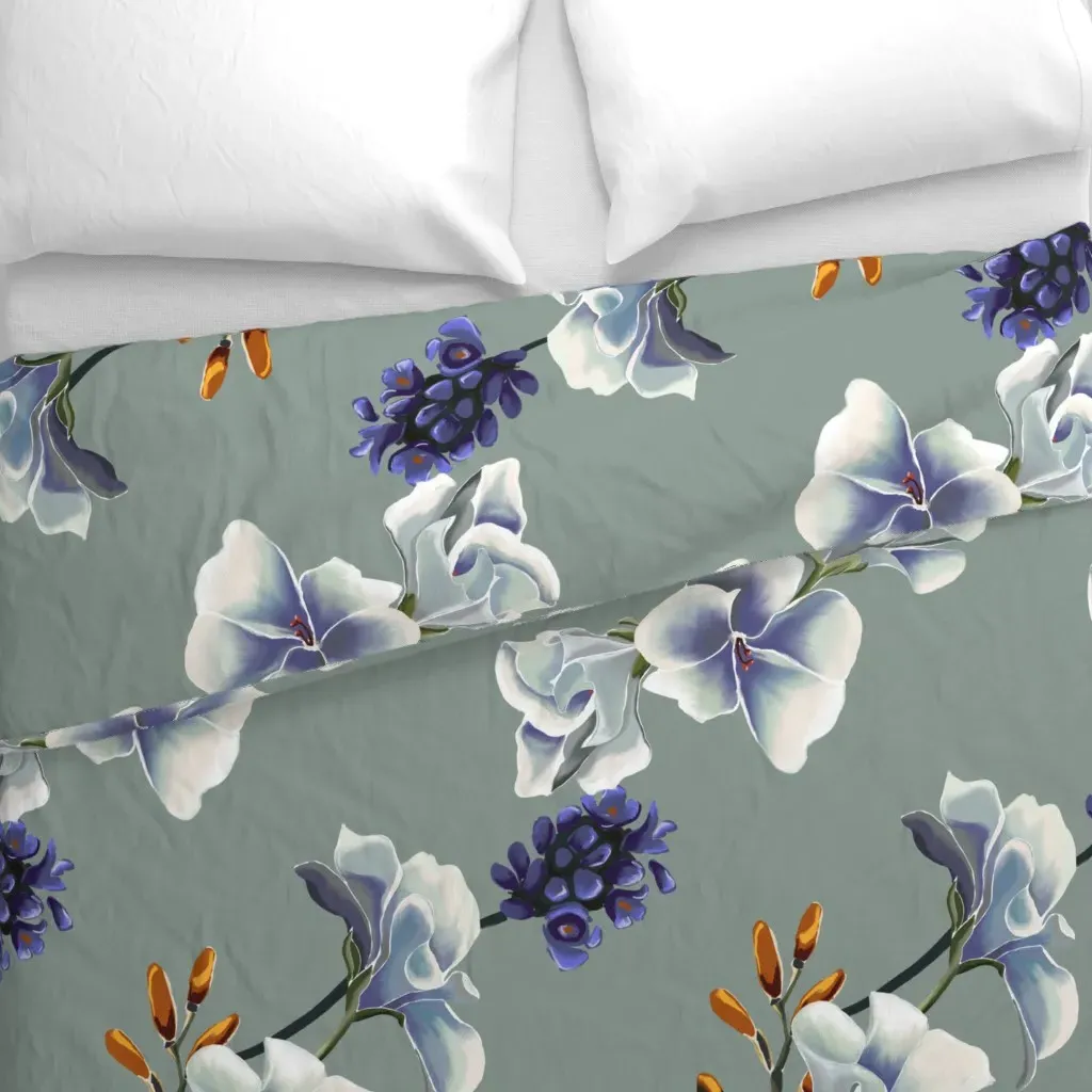 Large White Bouquet Diagonale Duvet Cover - White alternate view