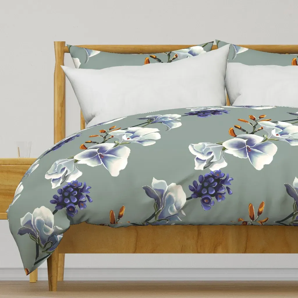 Large White Bouquet Diagonale Duvet Cover - White product