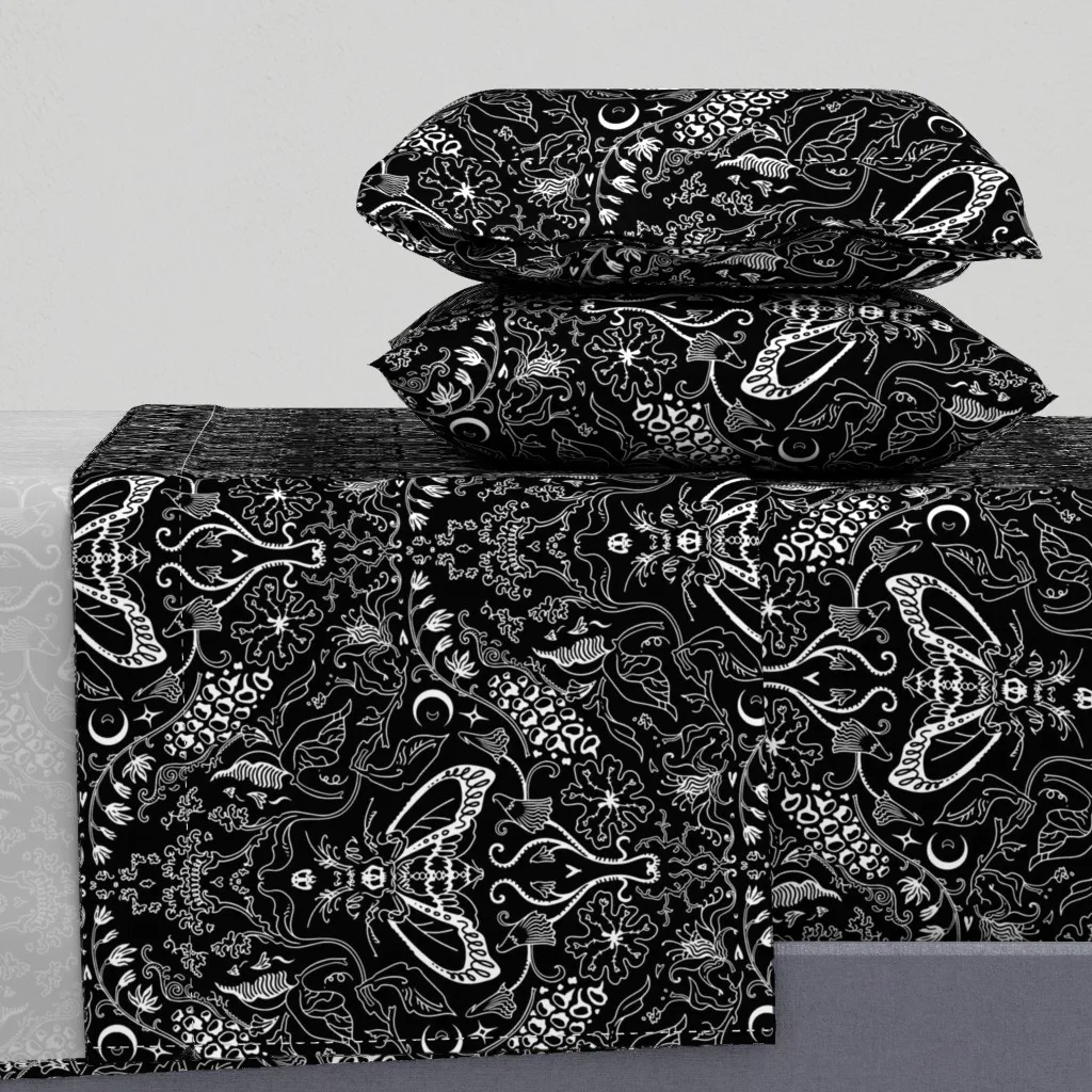 Little Dark Kingdom Queen Sheet Set - White product
