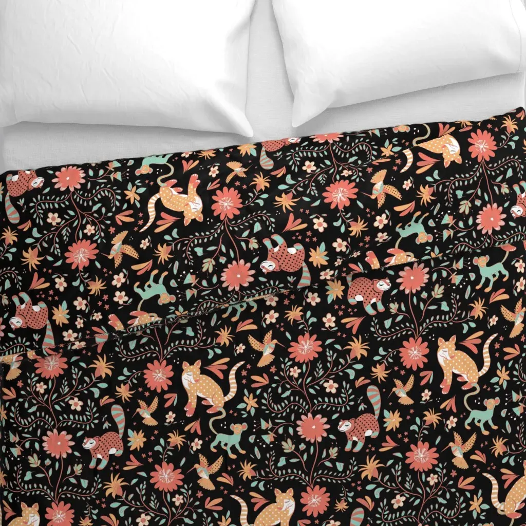 Los Alebrijes De Oaxaca Duvet Cover - Coral alternate view
