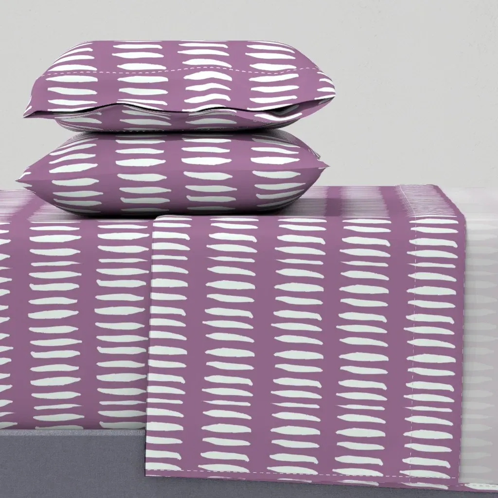 Mauve Brush Strokes Queen Sheet Set - Pale Green product