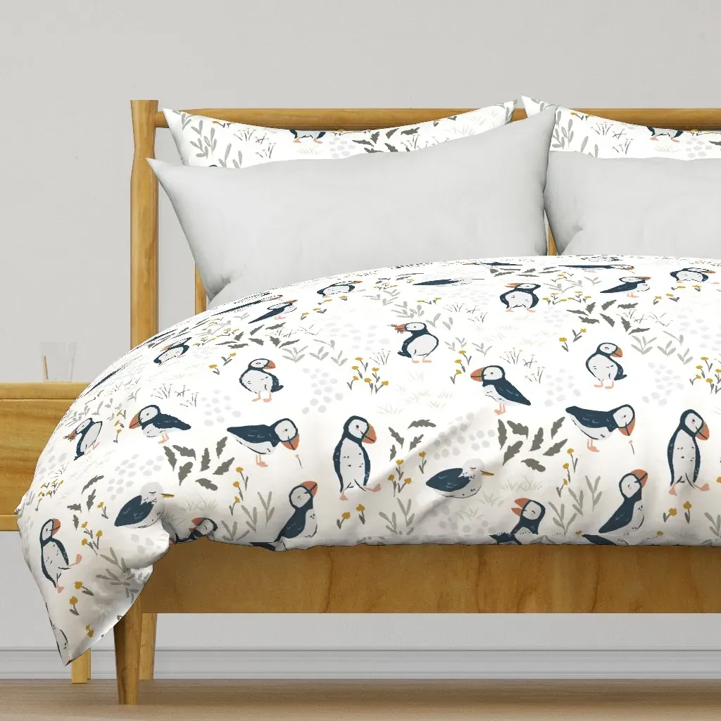 Medium Scale Puffin Birds Duvet Cover - White product
