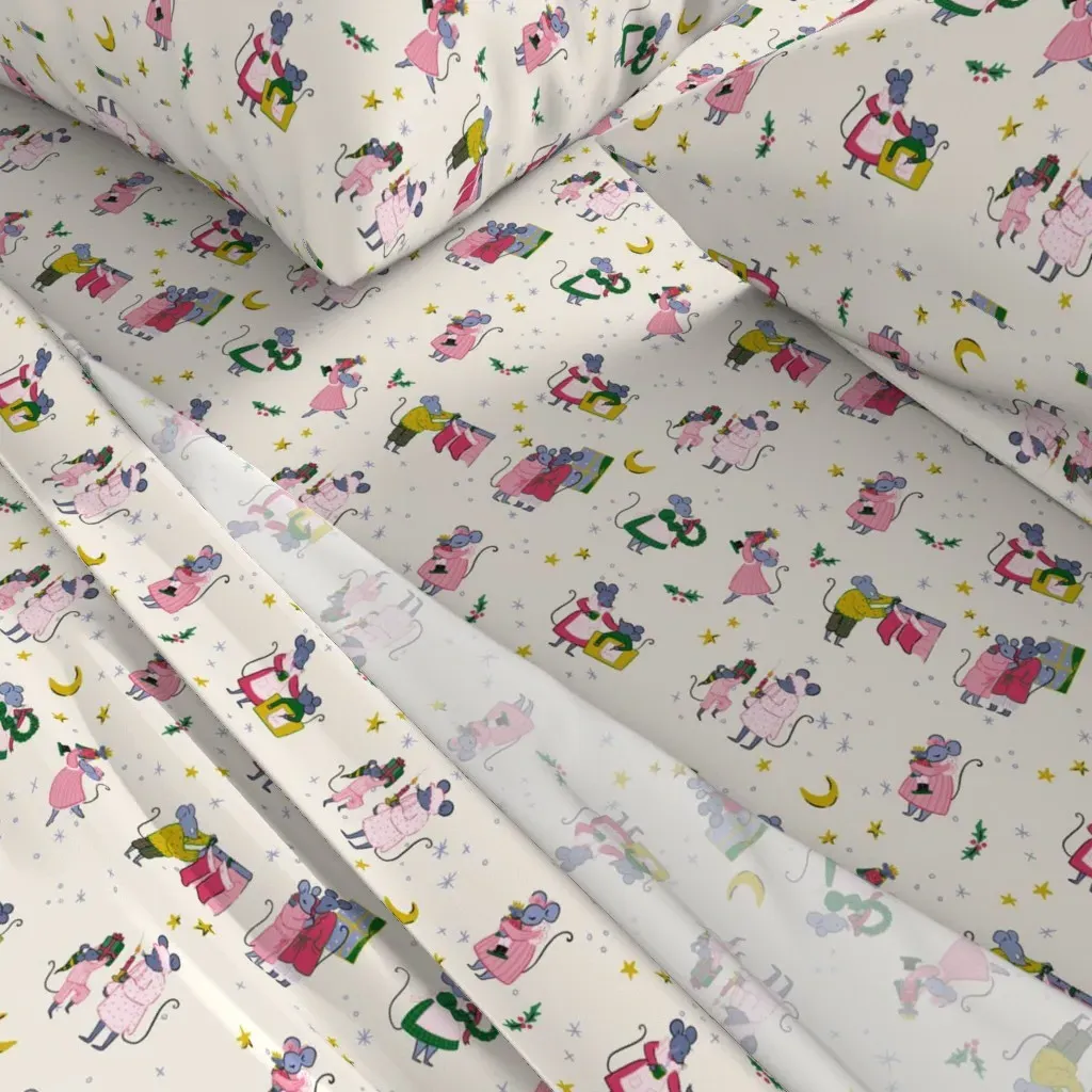 Merry Mousmas Queen Sheet Set - Pink alternate view