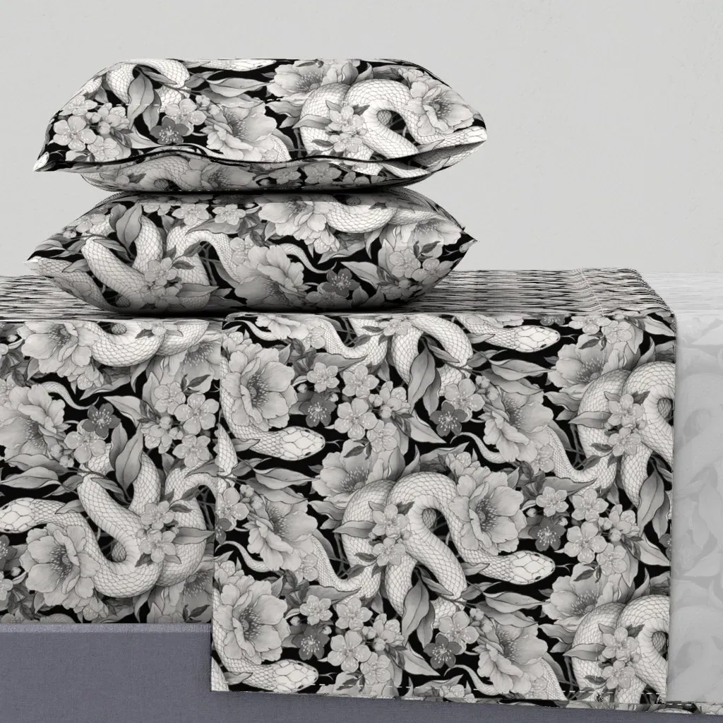 Monochrome Black Snake Full Sheet Set - White product