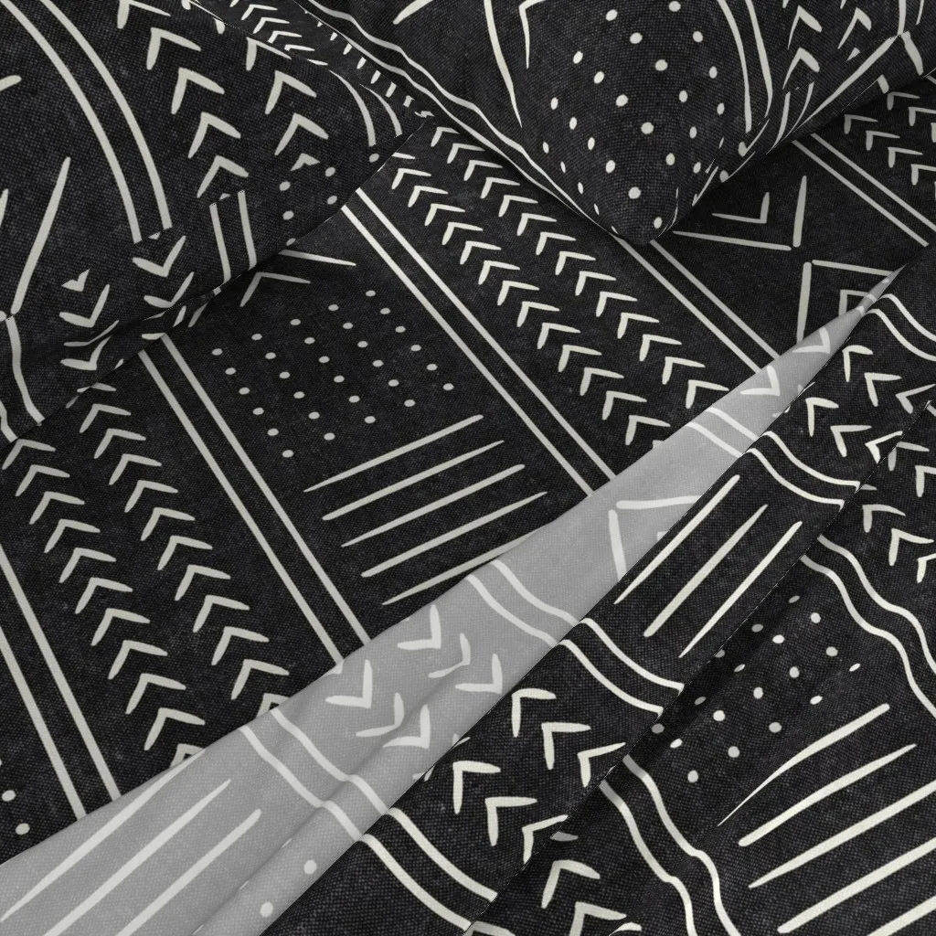 Onyx Mudcloth Arrow Cross Dot King Sheet Set - Black alternate view