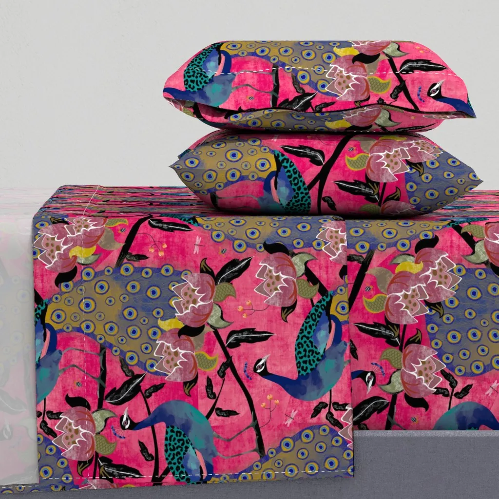Peacock Paradise Queen Sheet Set - Pink product