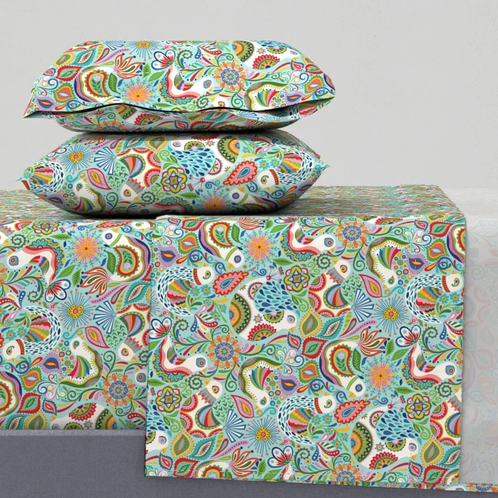 Pinata Birdies Queen Size Sheet Set - White product