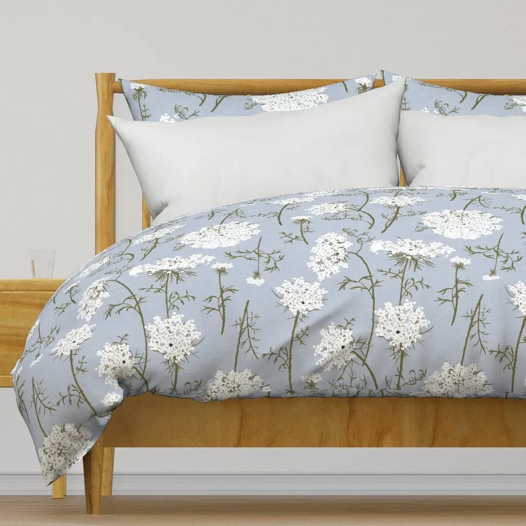 Queen Anne's Lace Large Duvet Cover - Blue, White product