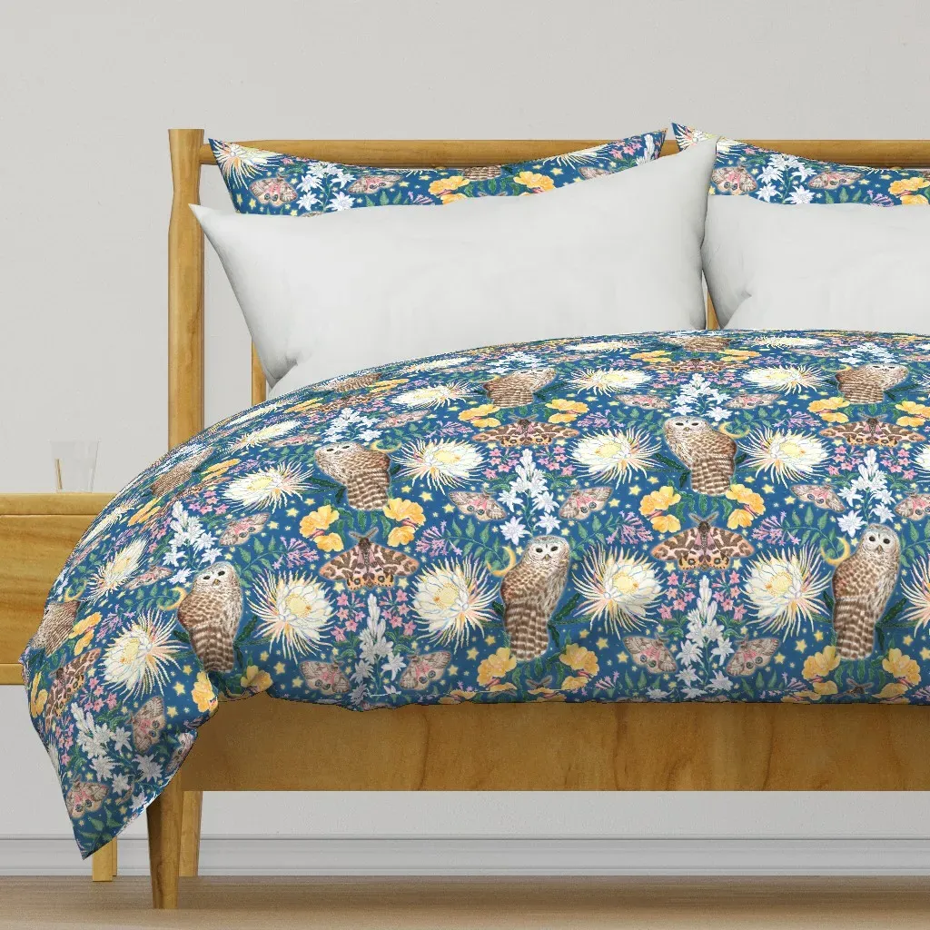 Queens Of The Night Classic Duvet Cover - Dark Blue product