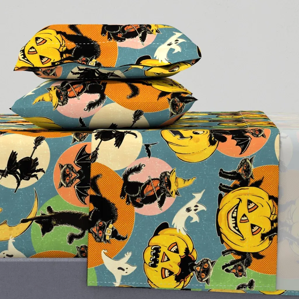 Retro Black Cat Halloween King Size Sheet Set - Yellow product