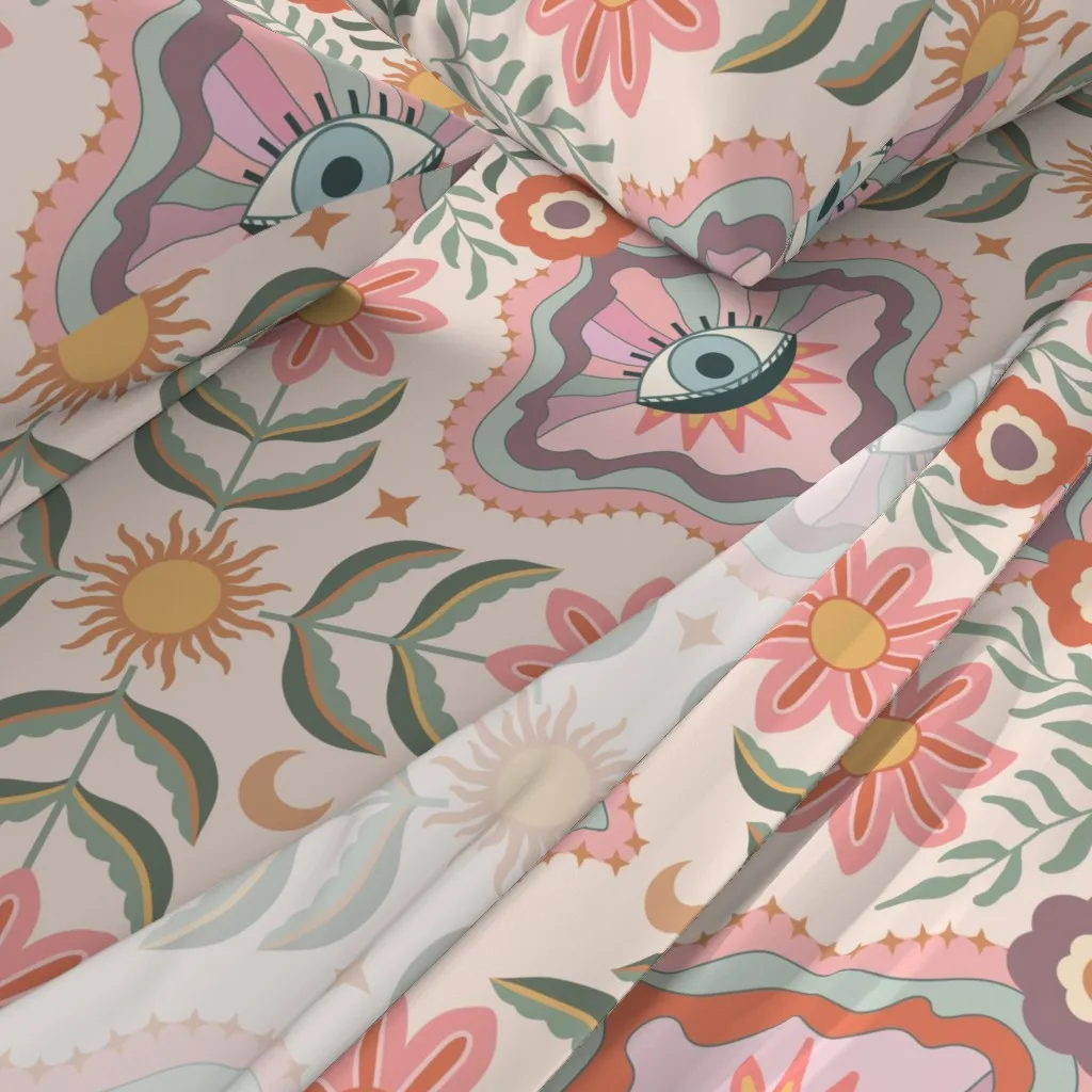Retro Floral With Eyes Queen Sheet Set - Pink alternate view