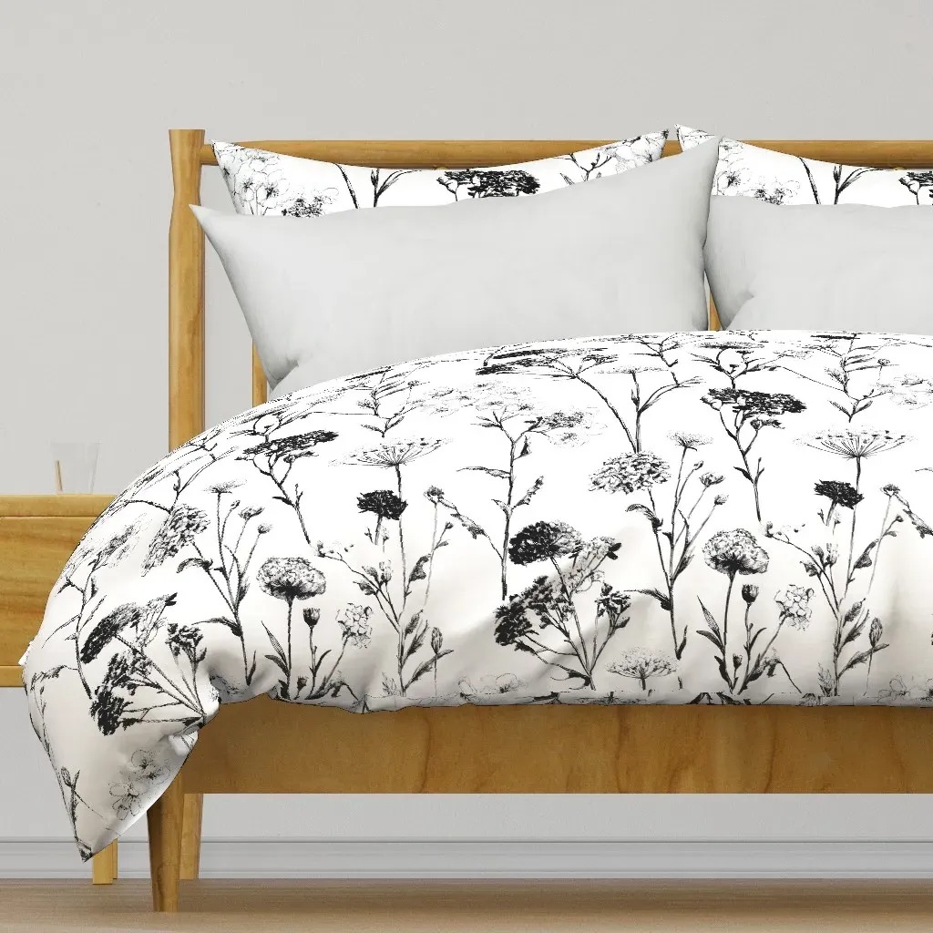 Vintage Wildflower Line Art Duvet Cover - Black product